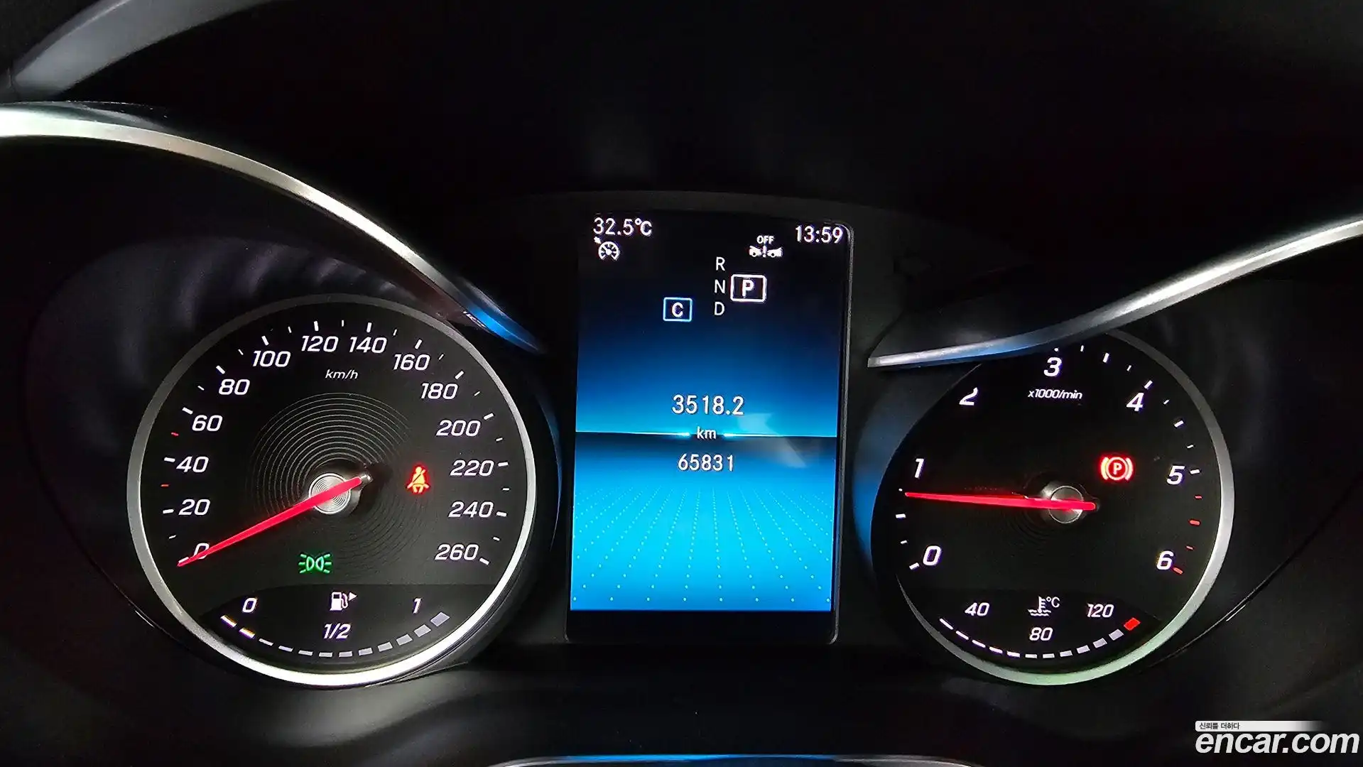 C-Class Mercedes-Benz 2019.5-INNER-008