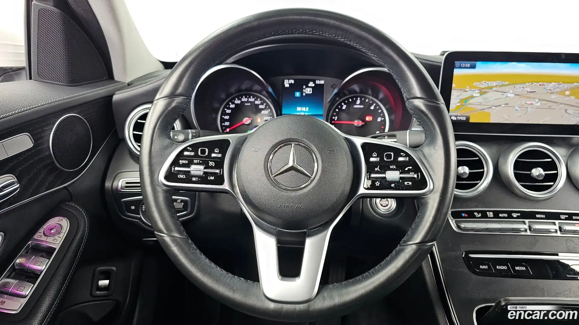 C-Class Mercedes-Benz 2019.5-OPTION-017