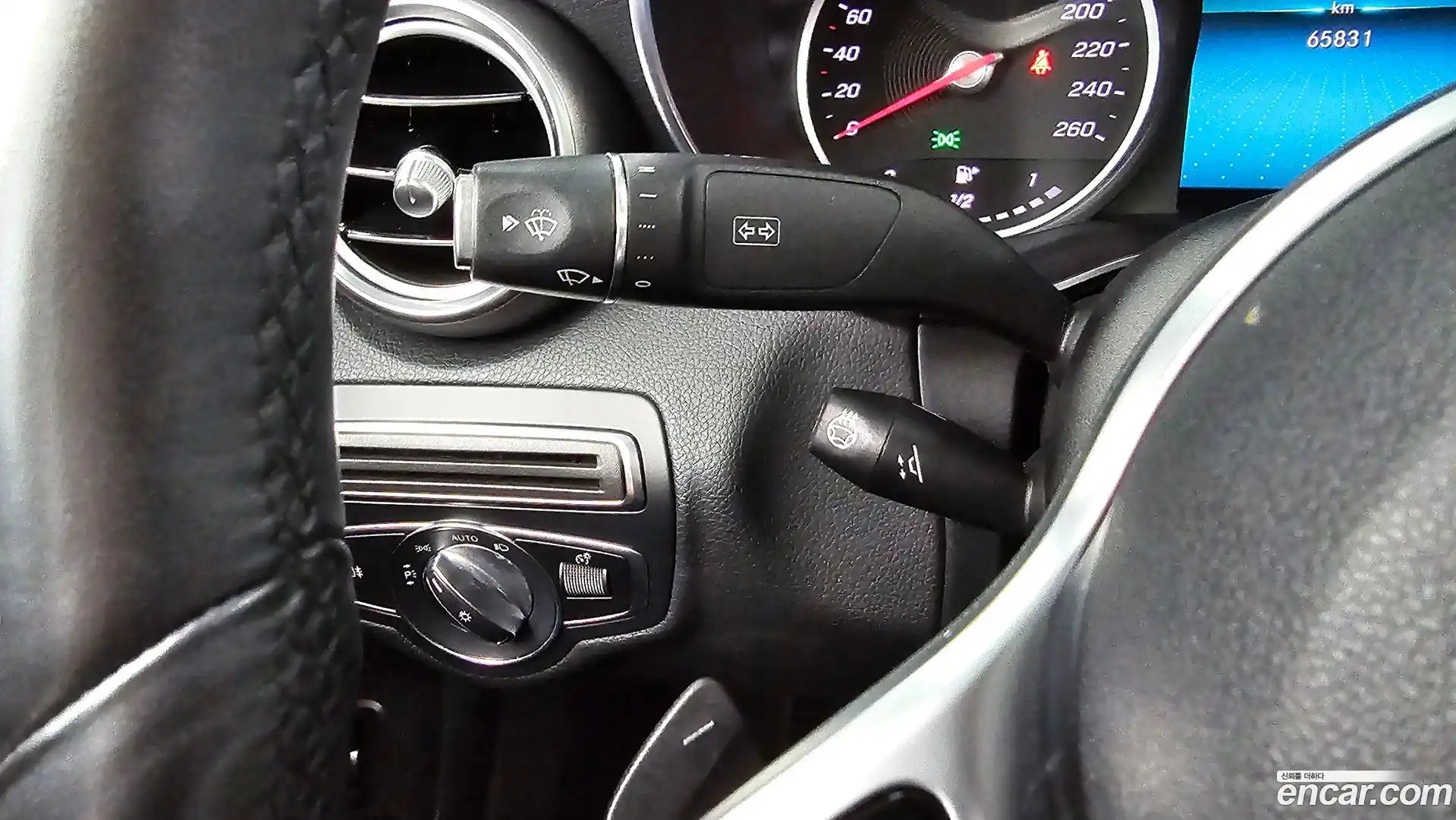 C-Class Mercedes-Benz 2019.5-OPTION-018