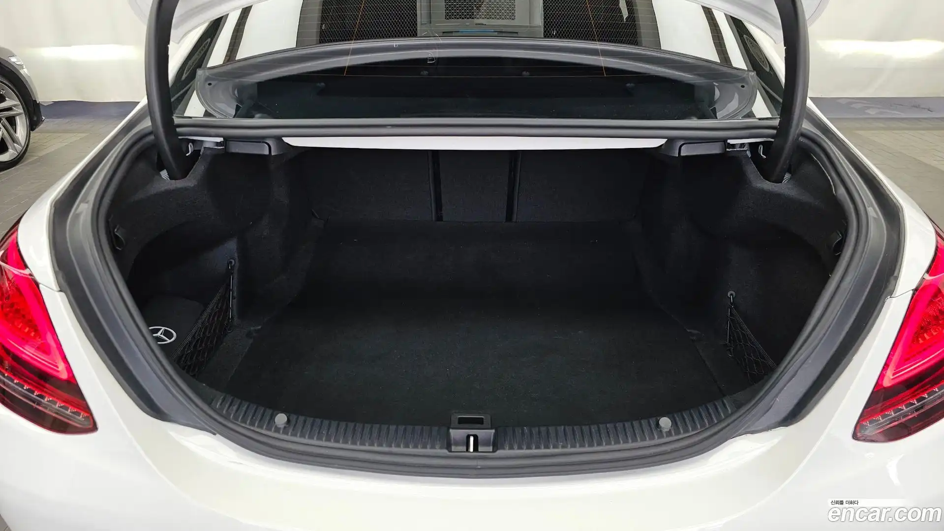 C-Class Mercedes-Benz 2019.5-OPTION-024