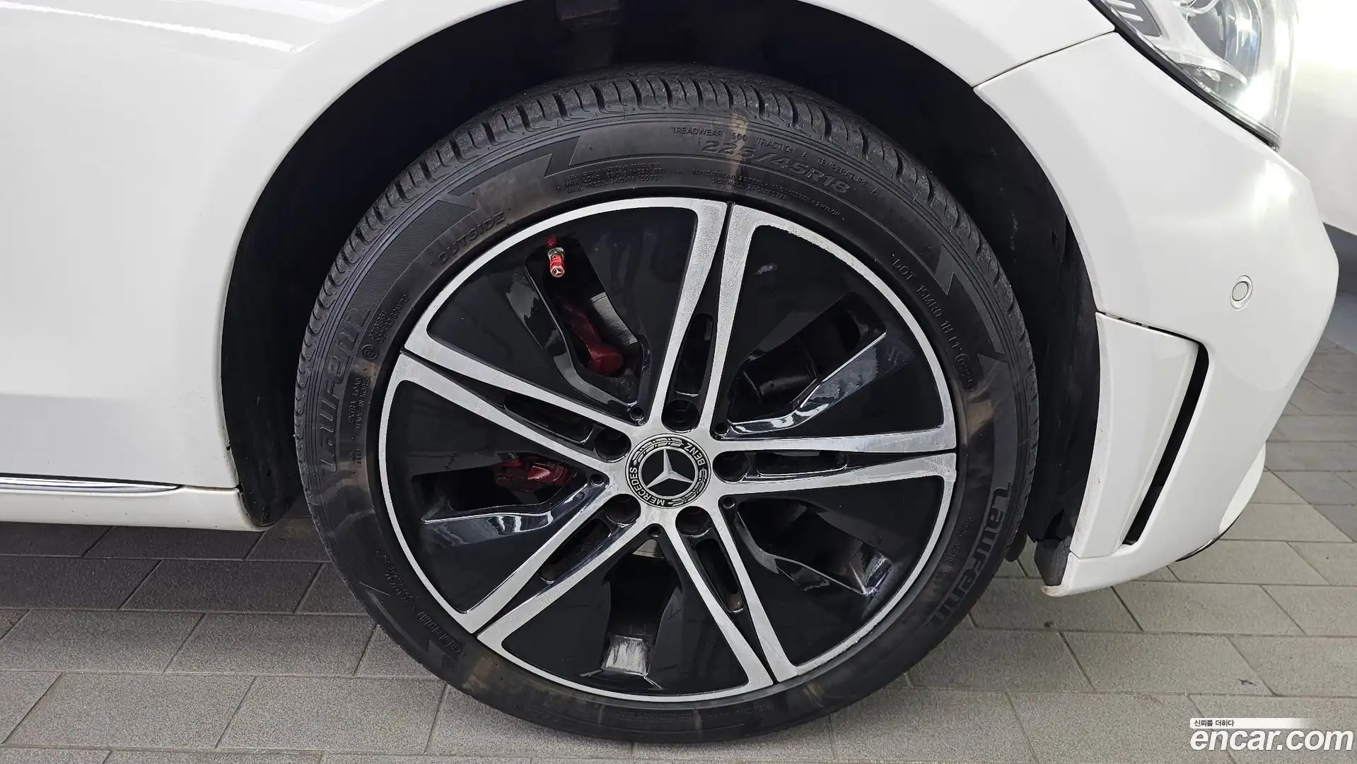 C-Class Mercedes-Benz 2019.5-OUTER-031