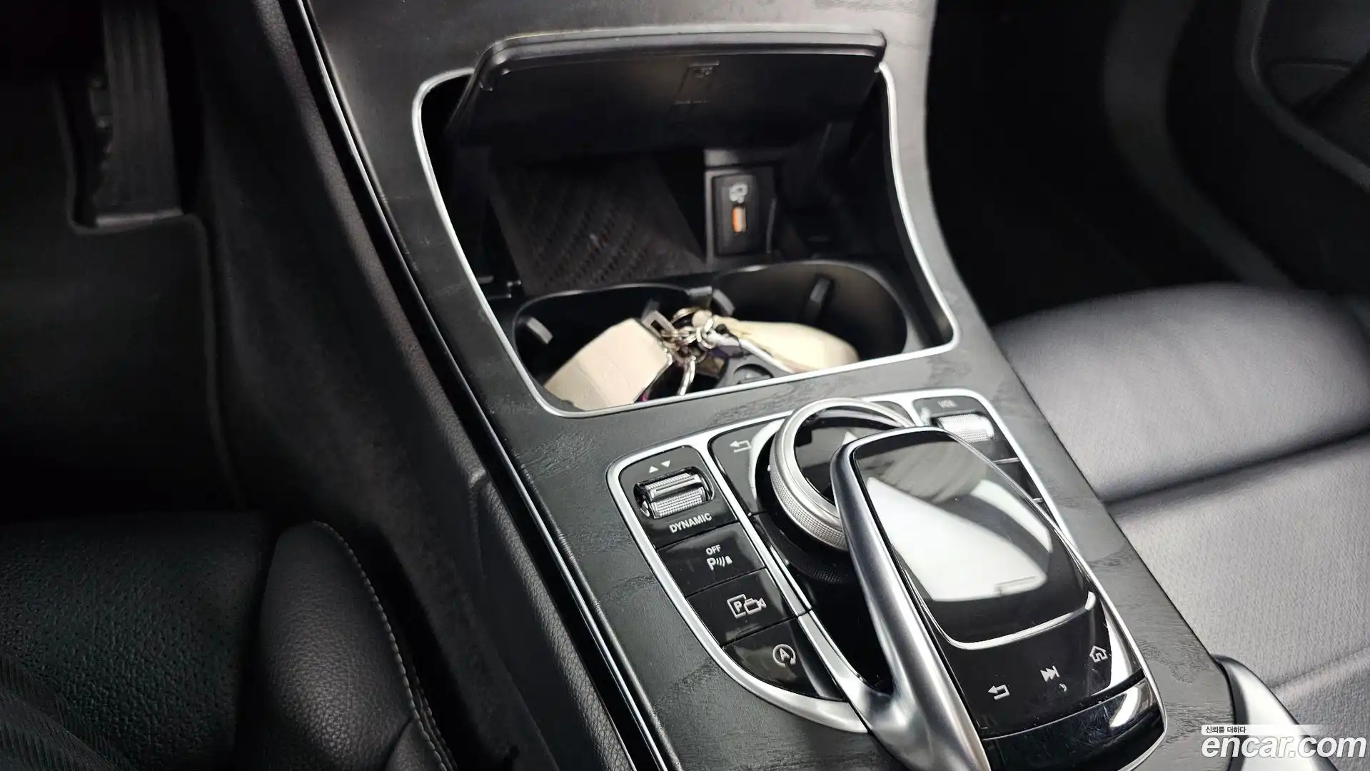 C-Class Mercedes-Benz 2019.5-OPTION-040