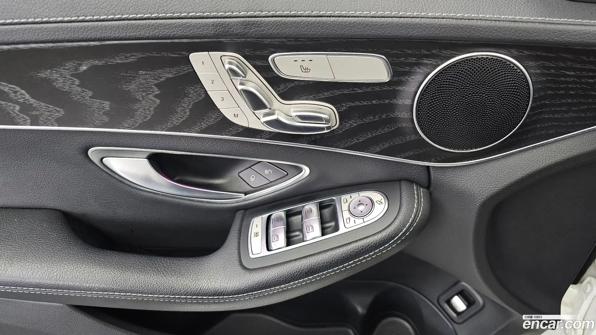 C-Class Mercedes-Benz 2019.5-OPTION-041
