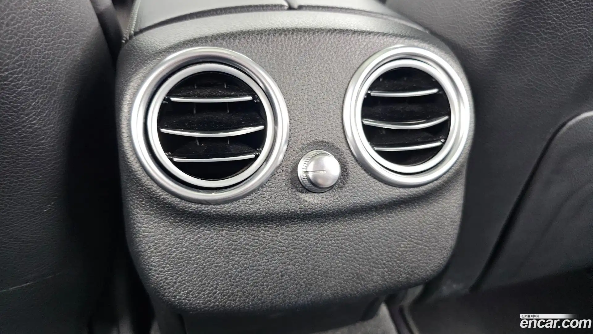 C-Class Mercedes-Benz 2019.5-OPTION-042