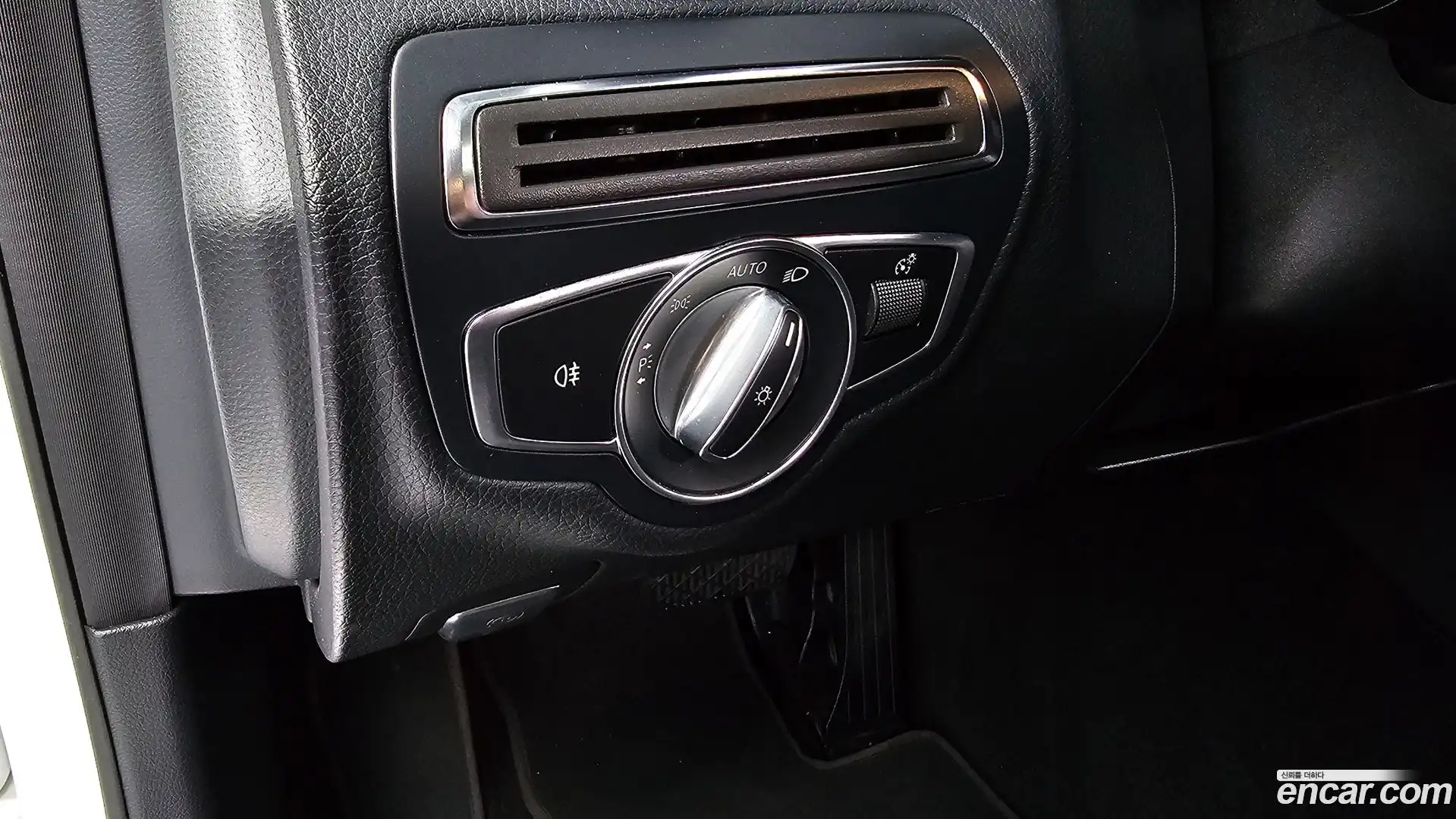 C-Class Mercedes-Benz 2019.5-OPTION-043