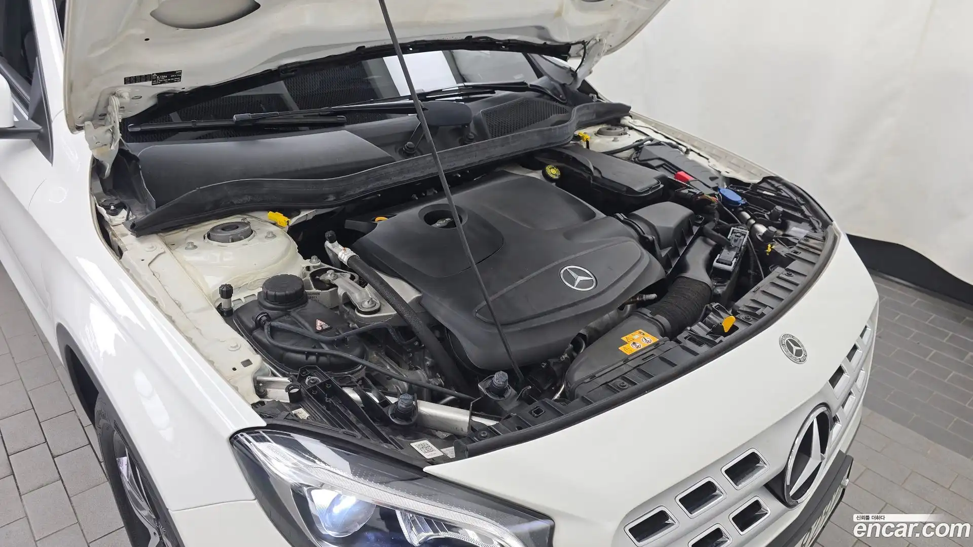 GLA-Class Mercedes-Benz 2018.8-OUTER-006