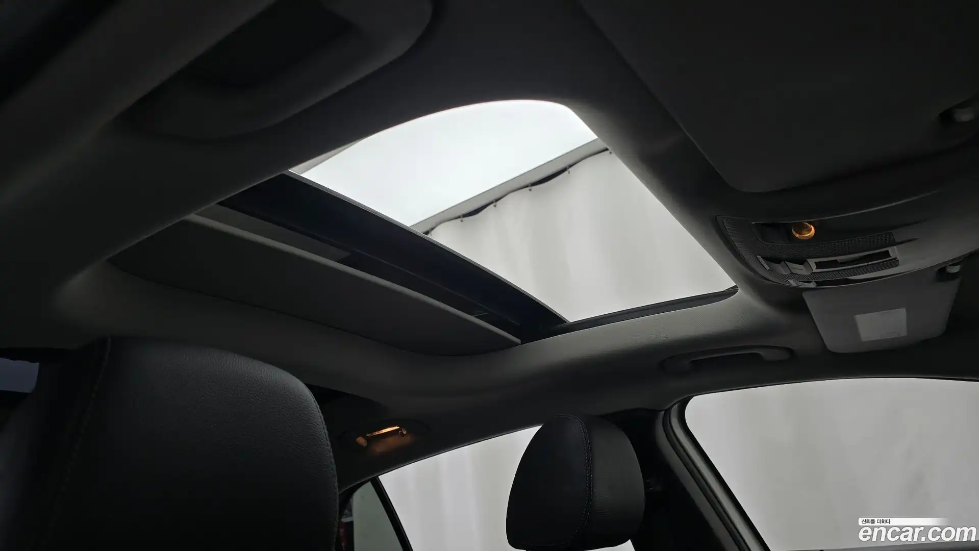 GLA-Class Mercedes-Benz 2018.8-OPTION-019