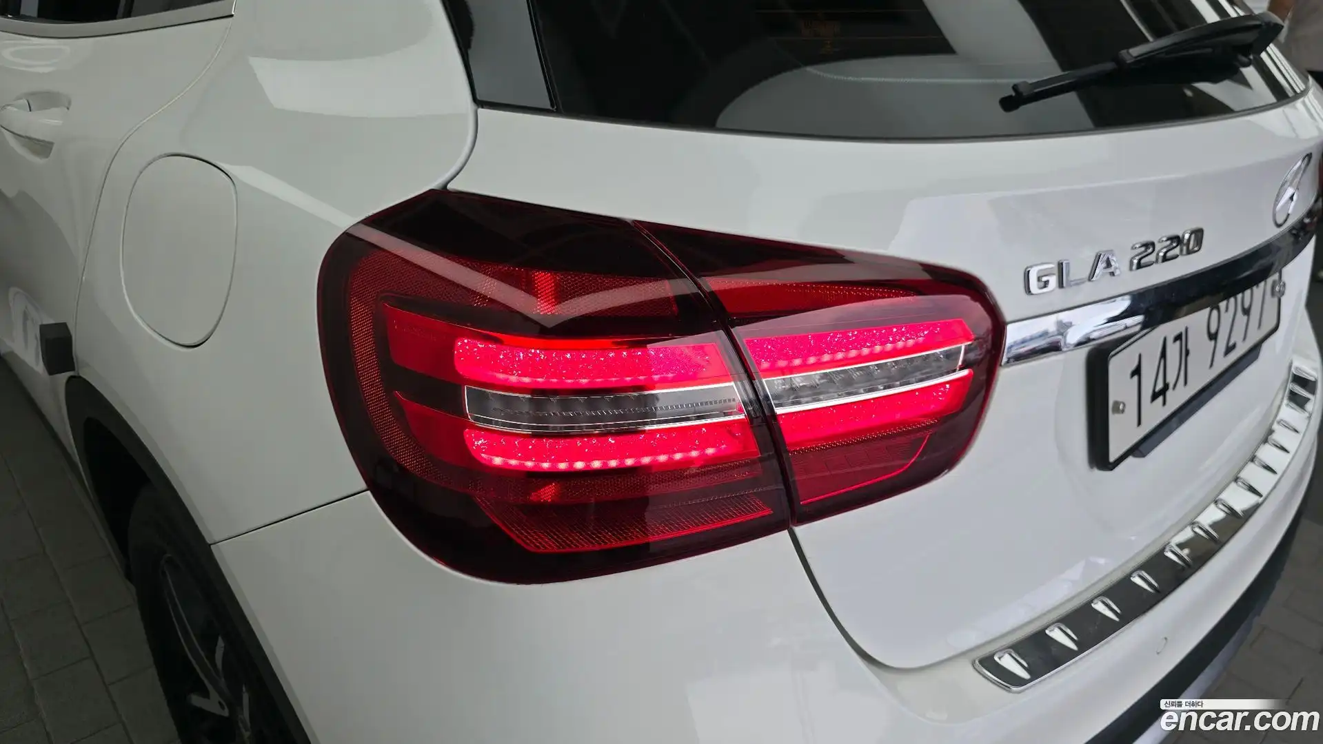 GLA-Class Mercedes-Benz 2018.8-OUTER-033