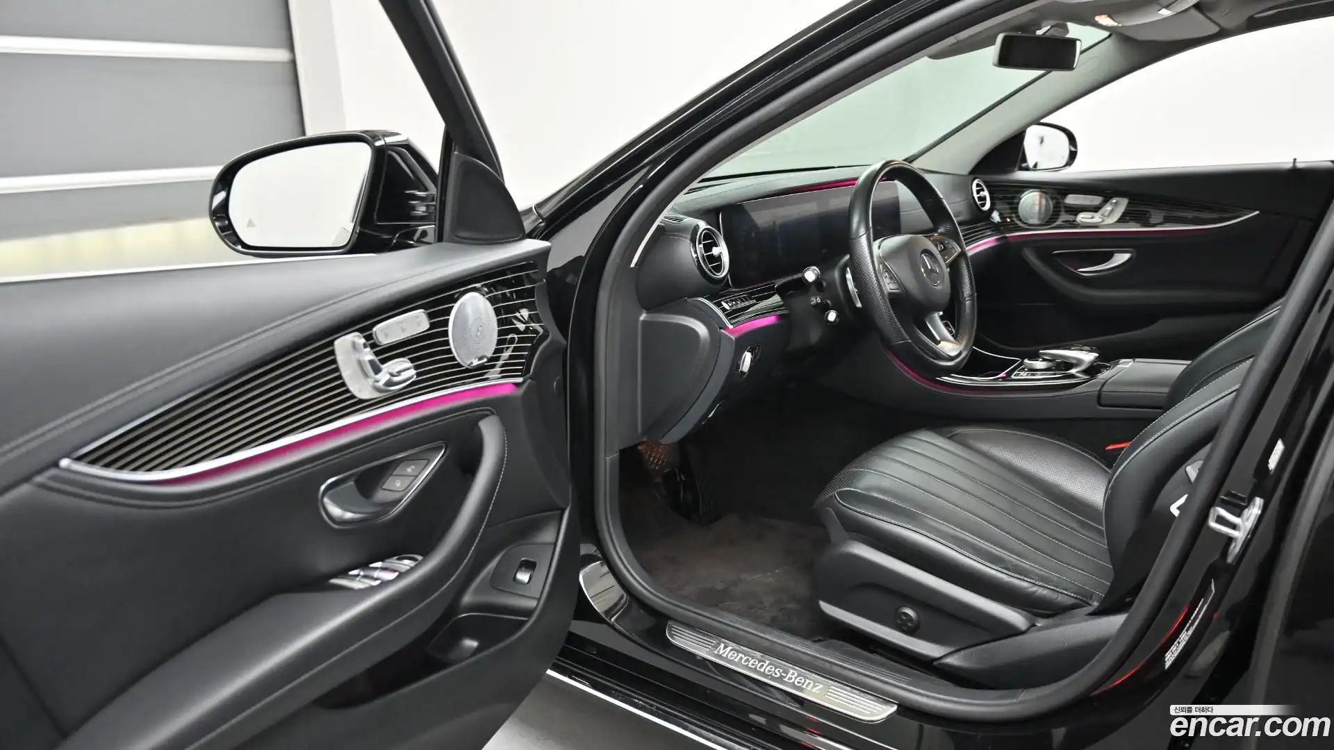 E-Class Mercedes-Benz 2018.0-OPTION-015