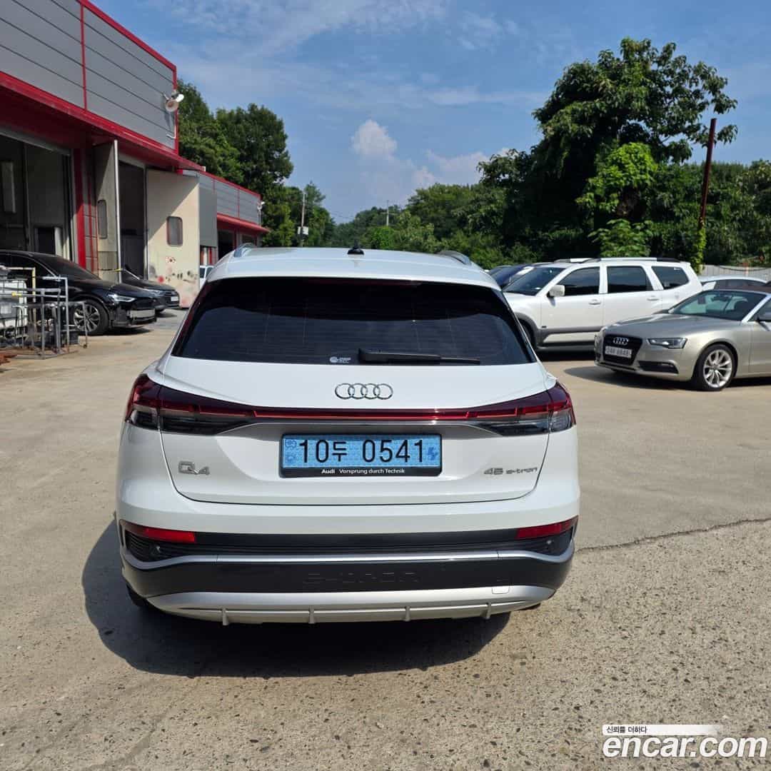 Q4 e-tron Audi 2025.6-OUTER-005