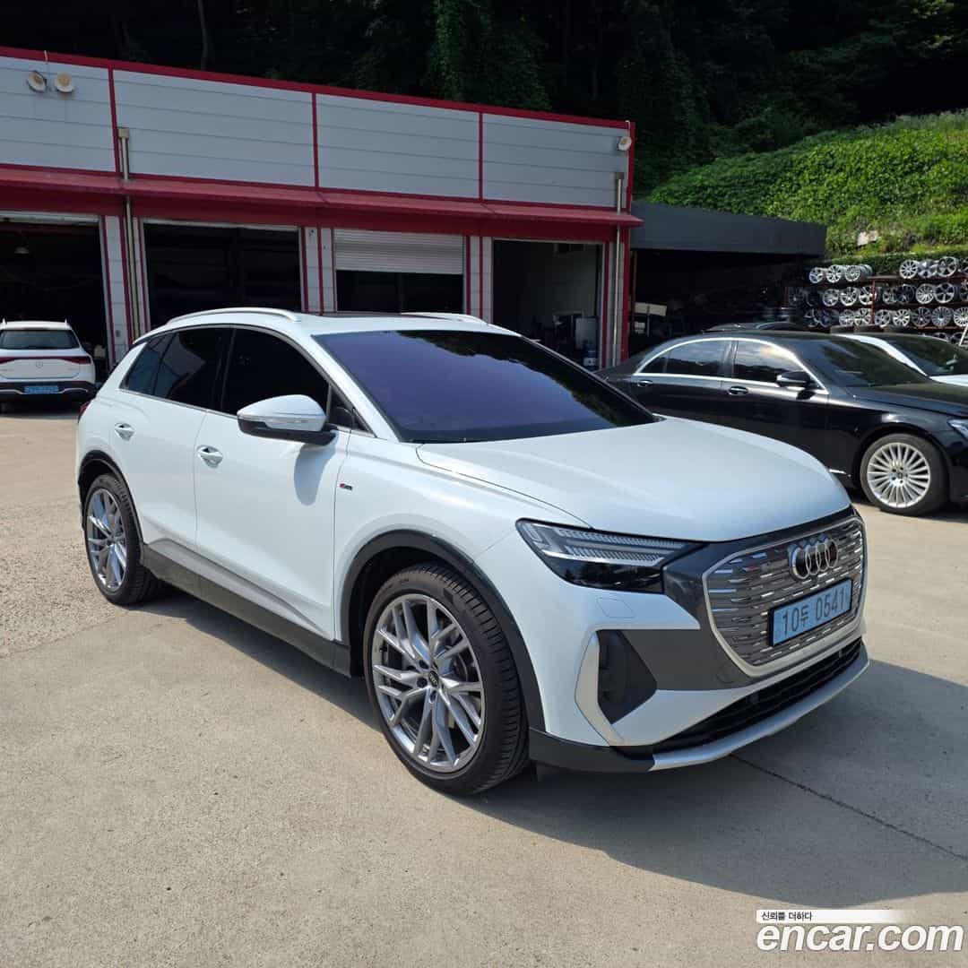Q4 e-tron Audi 2025.6-OUTER-006