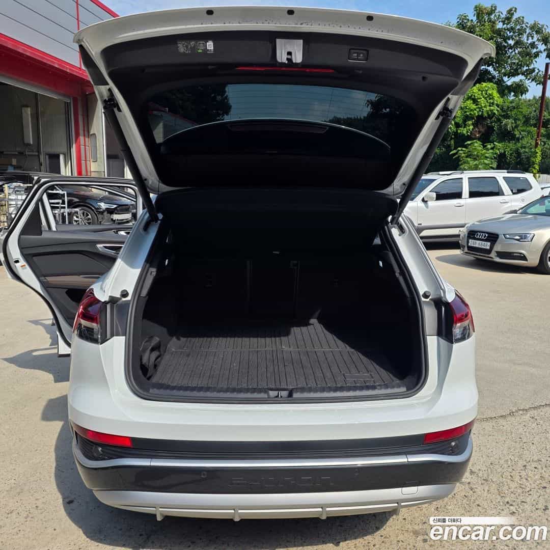 Q4 e-tron Audi 2025.6-OPTION-016