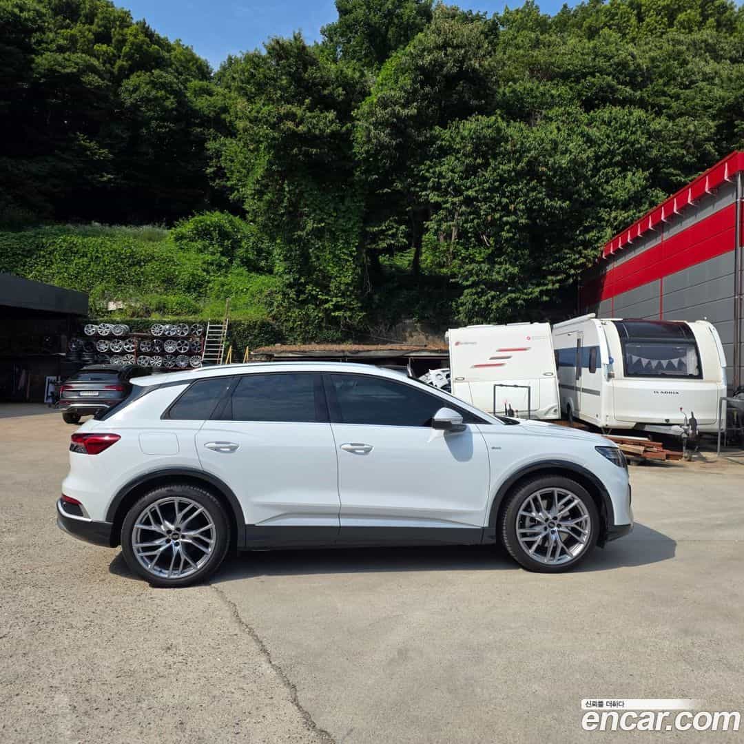 Q4 e-tron Audi 2025.6-OPTION-022