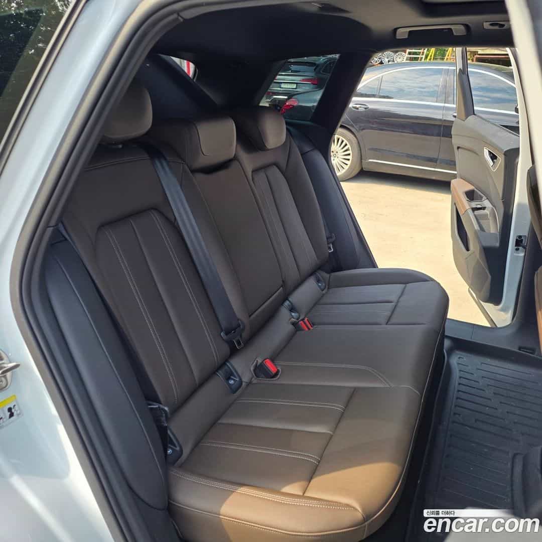 Q4 e-tron Audi 2025.6-OPTION-023