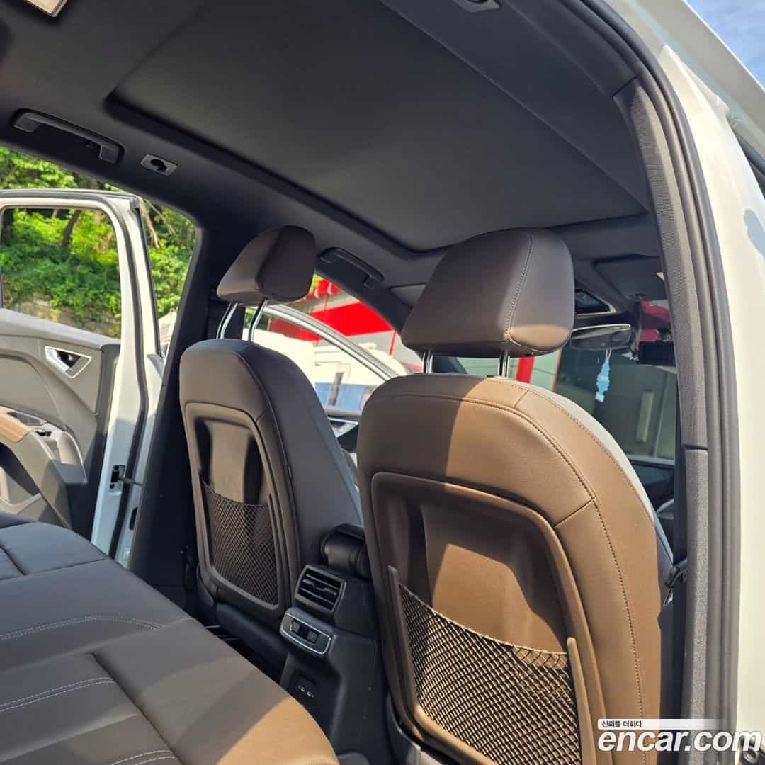 Q4 e-tron Audi 2025.6-OPTION-024
