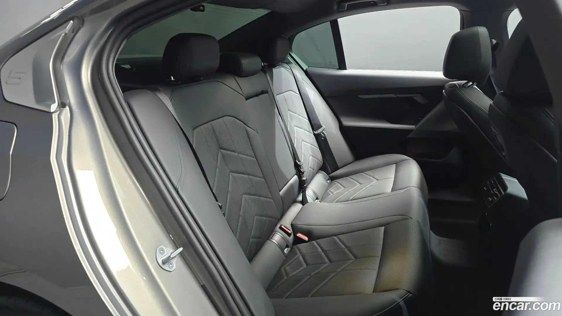 5-Series BMW 2025.7-OPTION-015