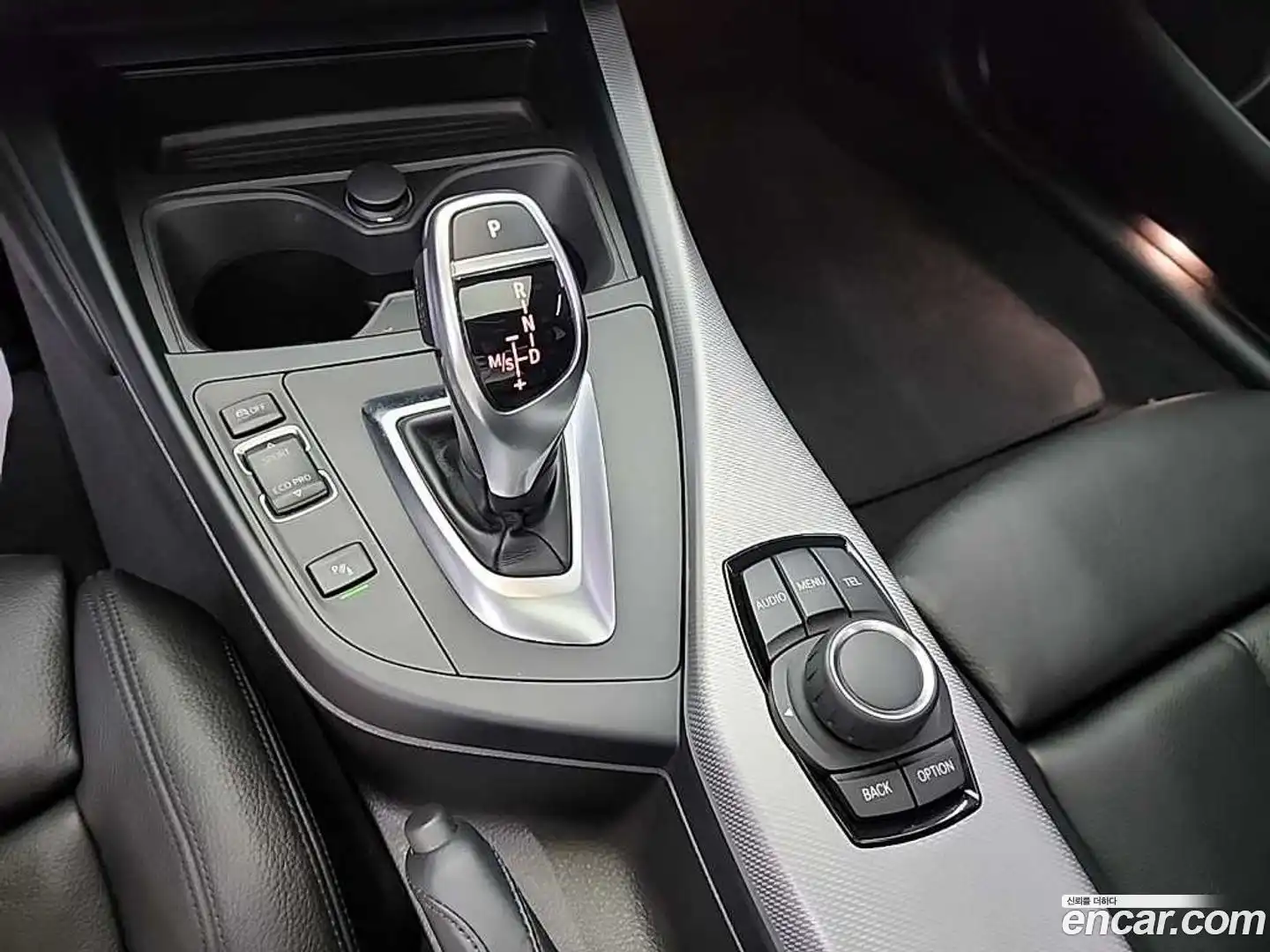2-Series BMW 2014.6-INNER-008