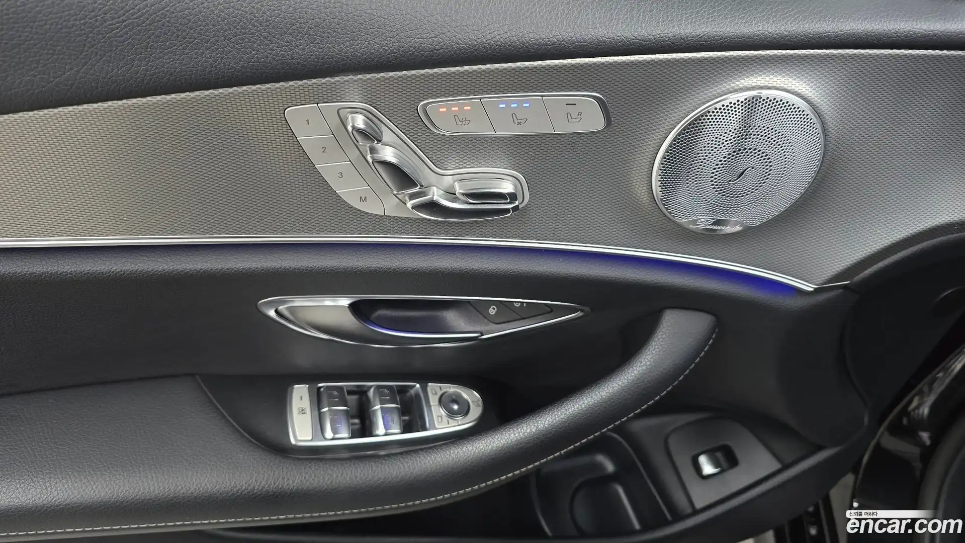 E-Class Mercedes-Benz 2018.11-OPTION-024