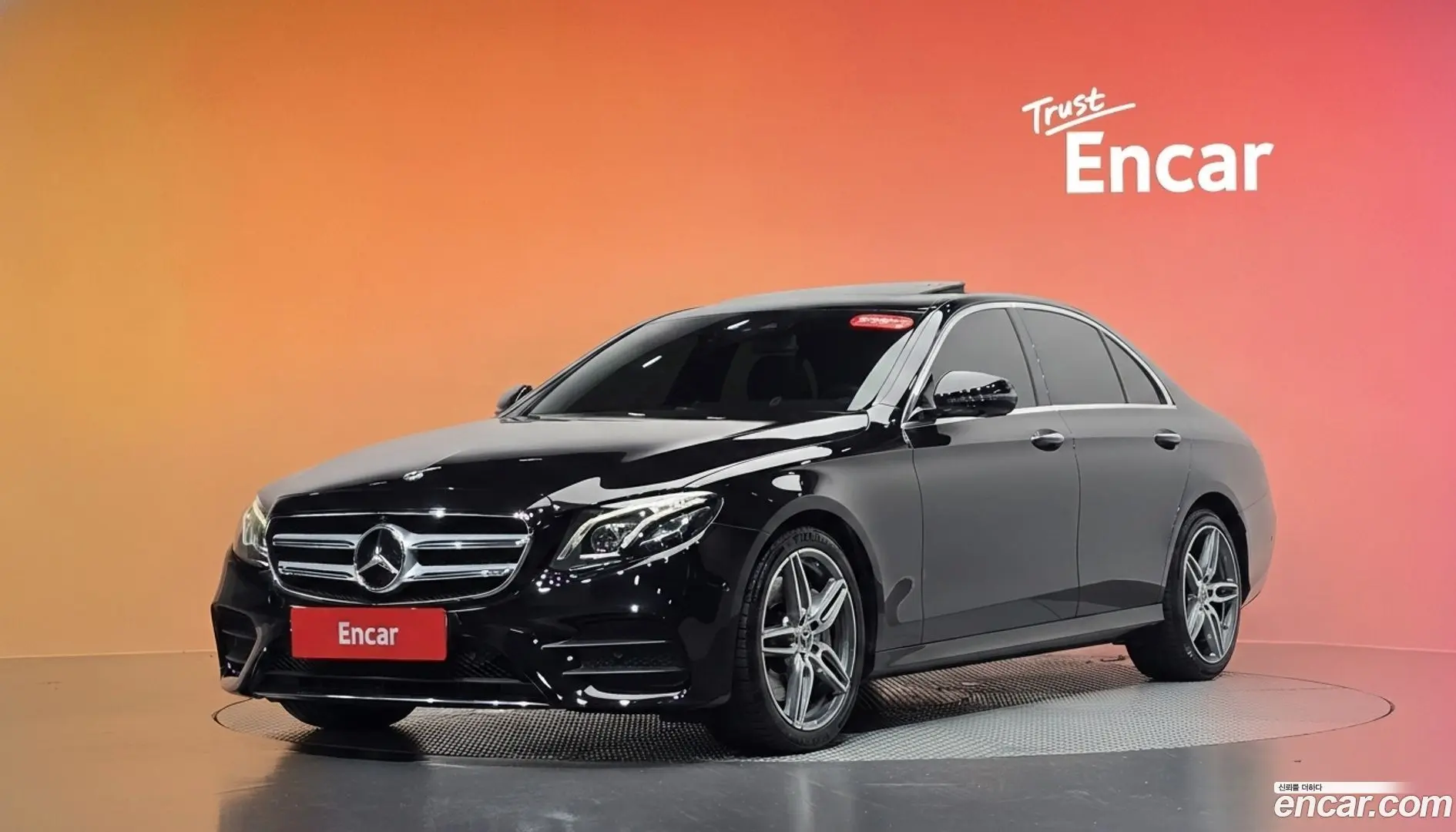 Main__Slider__Photo:E-Class Mercedes-Benz 2018.11-0