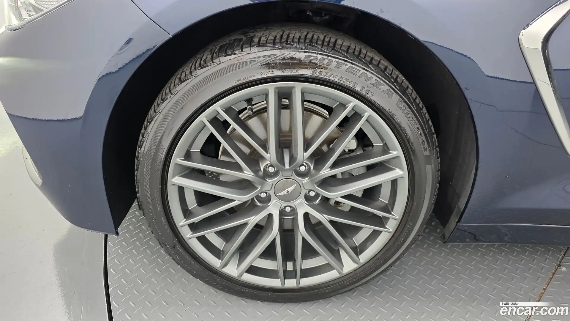 G70 Genesis 2018.0-OUTER-005