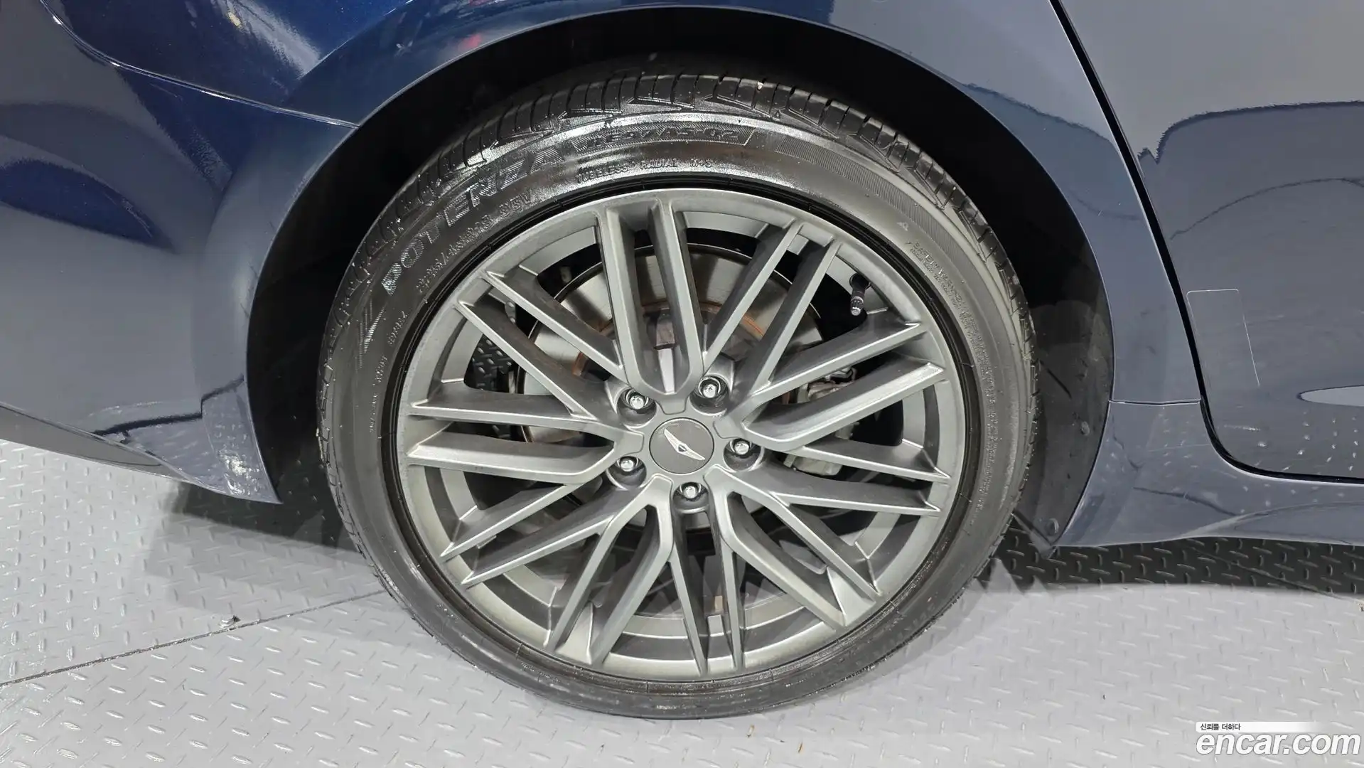 G70 Genesis 2018.0-OUTER-031