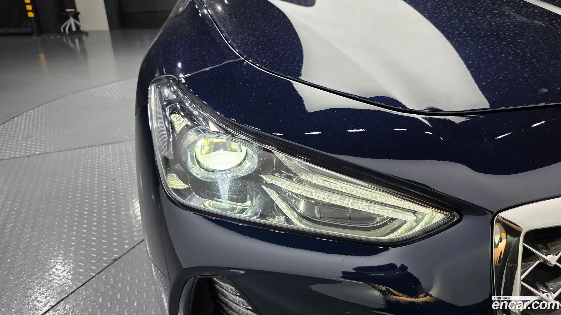 G70 Genesis 2018.0-OUTER-032