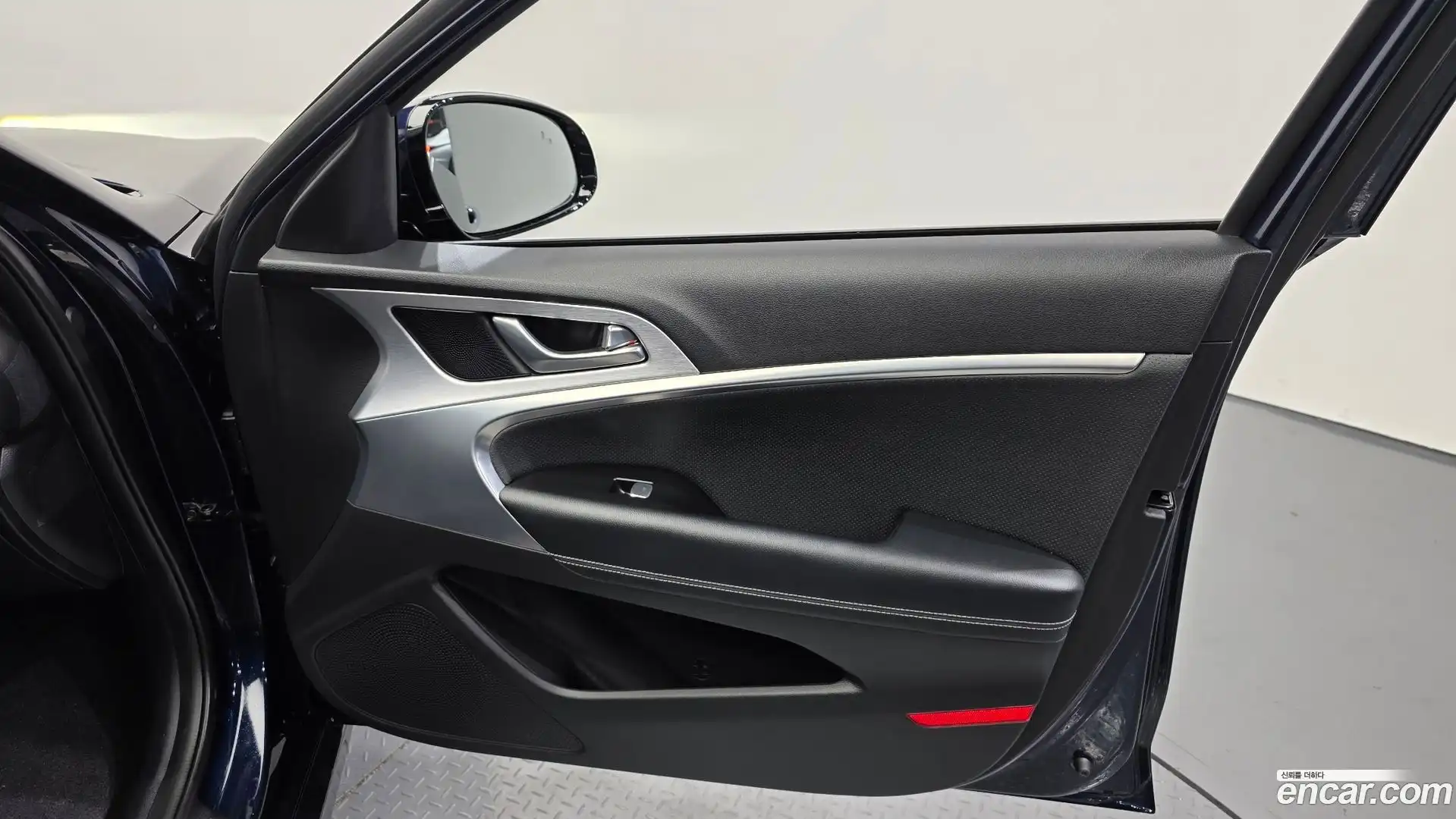 G70 Genesis 2018.0-INNER-035