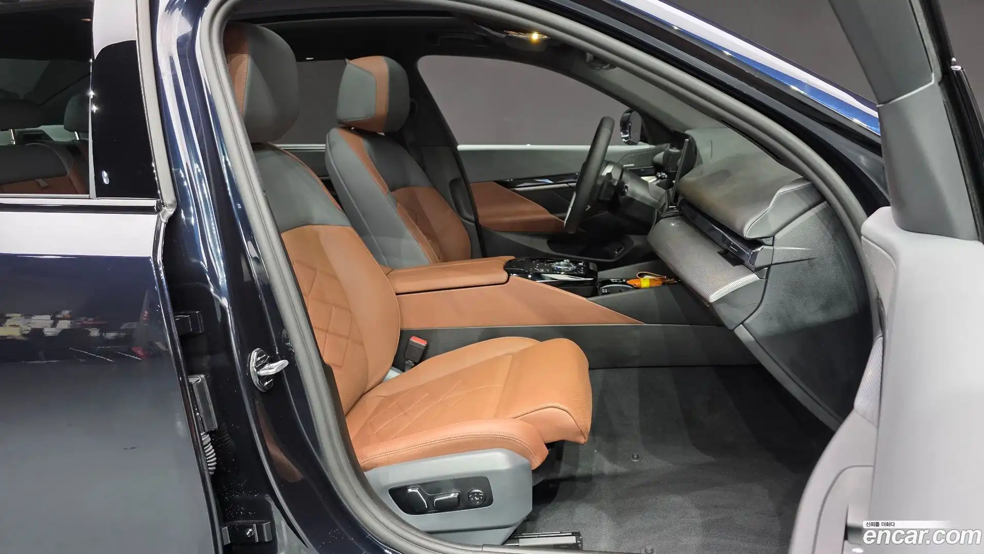 5-Series BMW 2025.1-INNER-036