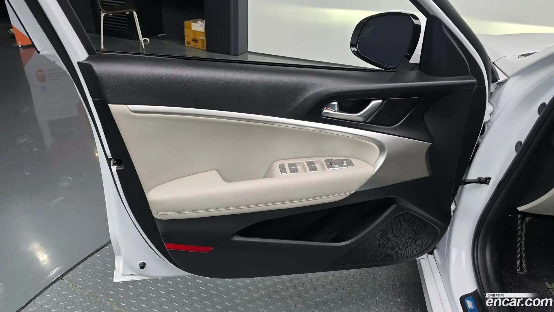 G70 Genesis 2022.6-INNER-034