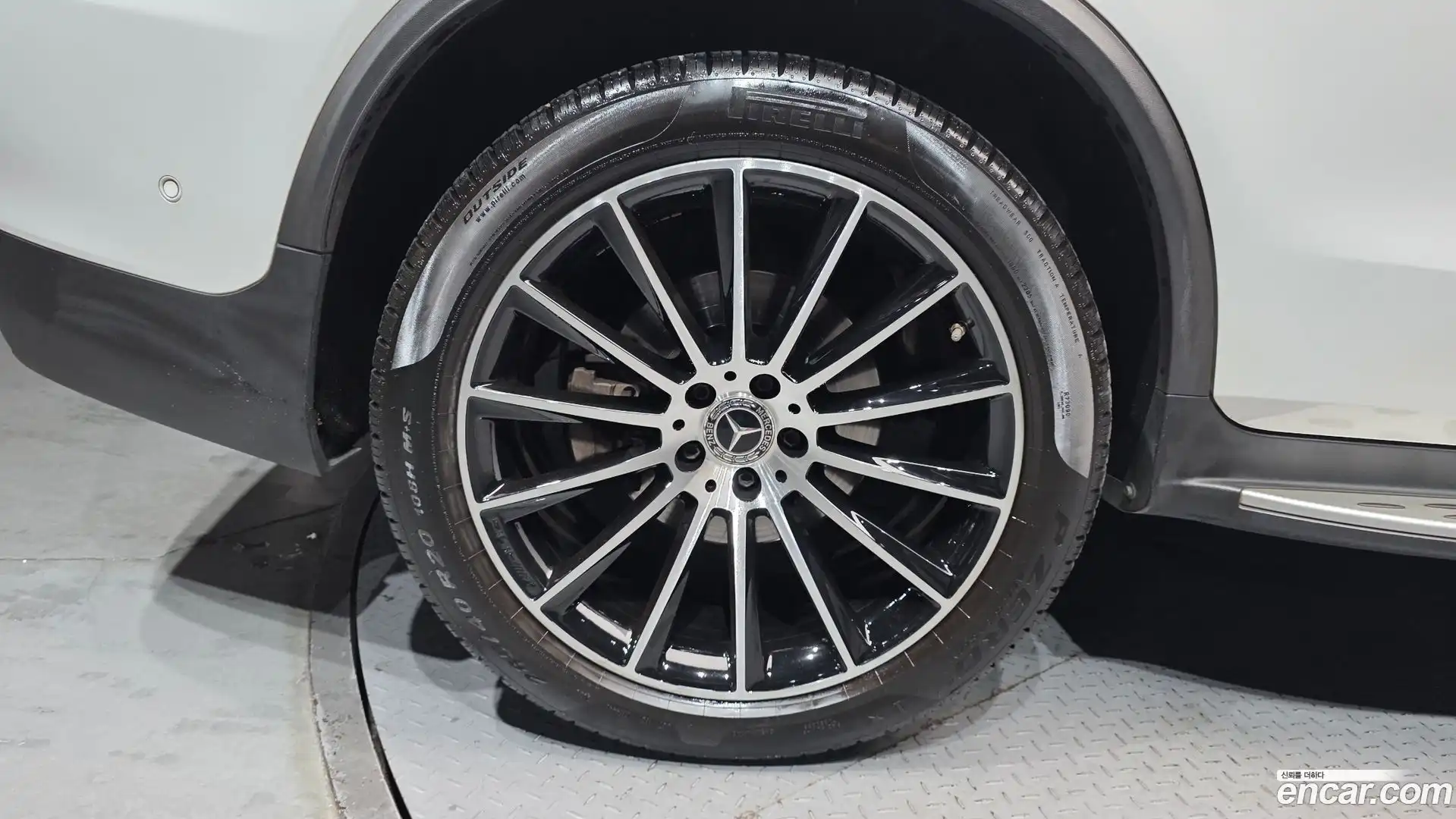 GLC-Class Mercedes-Benz 2018.5-OUTER-005