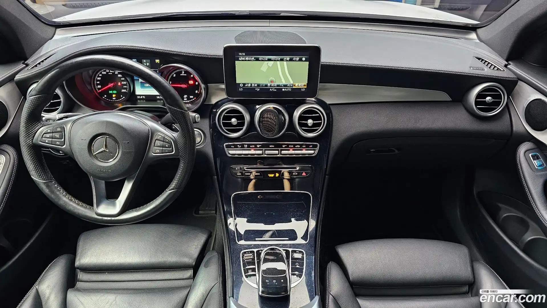GLC-Class Mercedes-Benz 2018.5-INNER-007