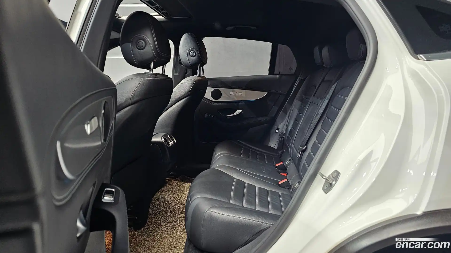 GLC-Class Mercedes-Benz 2018.5-OPTION-016
