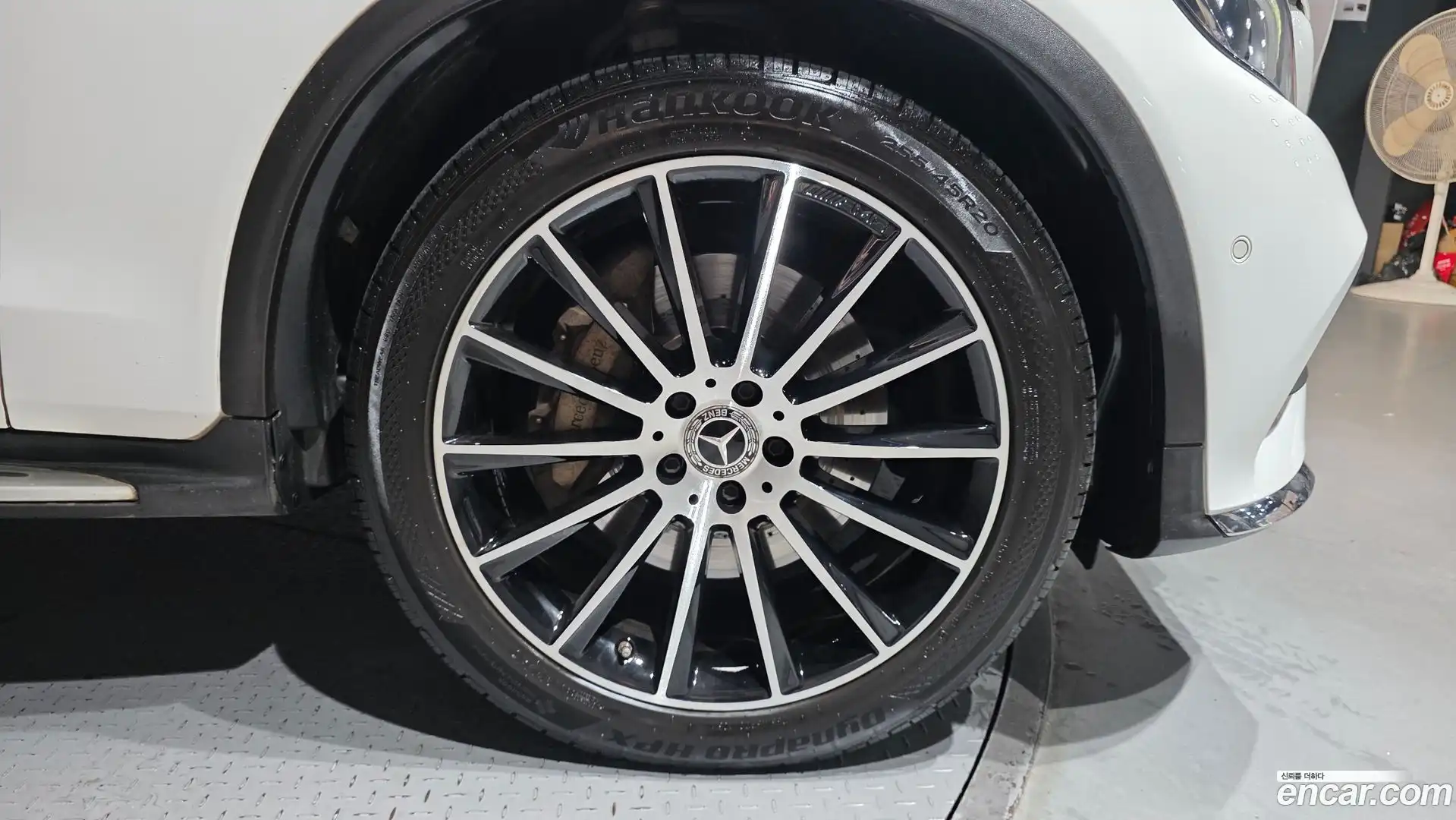 GLC-Class Mercedes-Benz 2018.5-OUTER-031