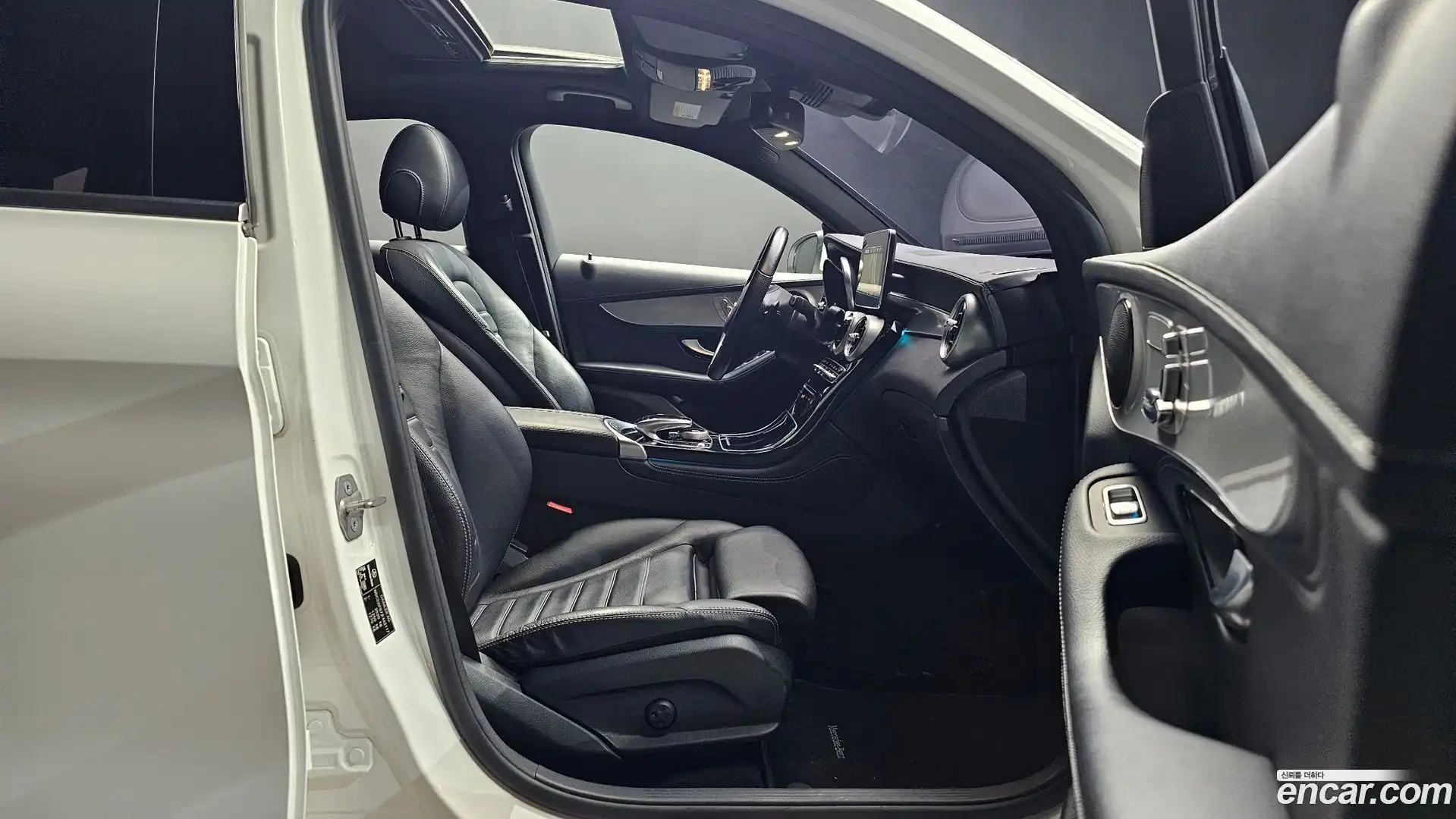 GLC-Class Mercedes-Benz 2018.5-INNER-036