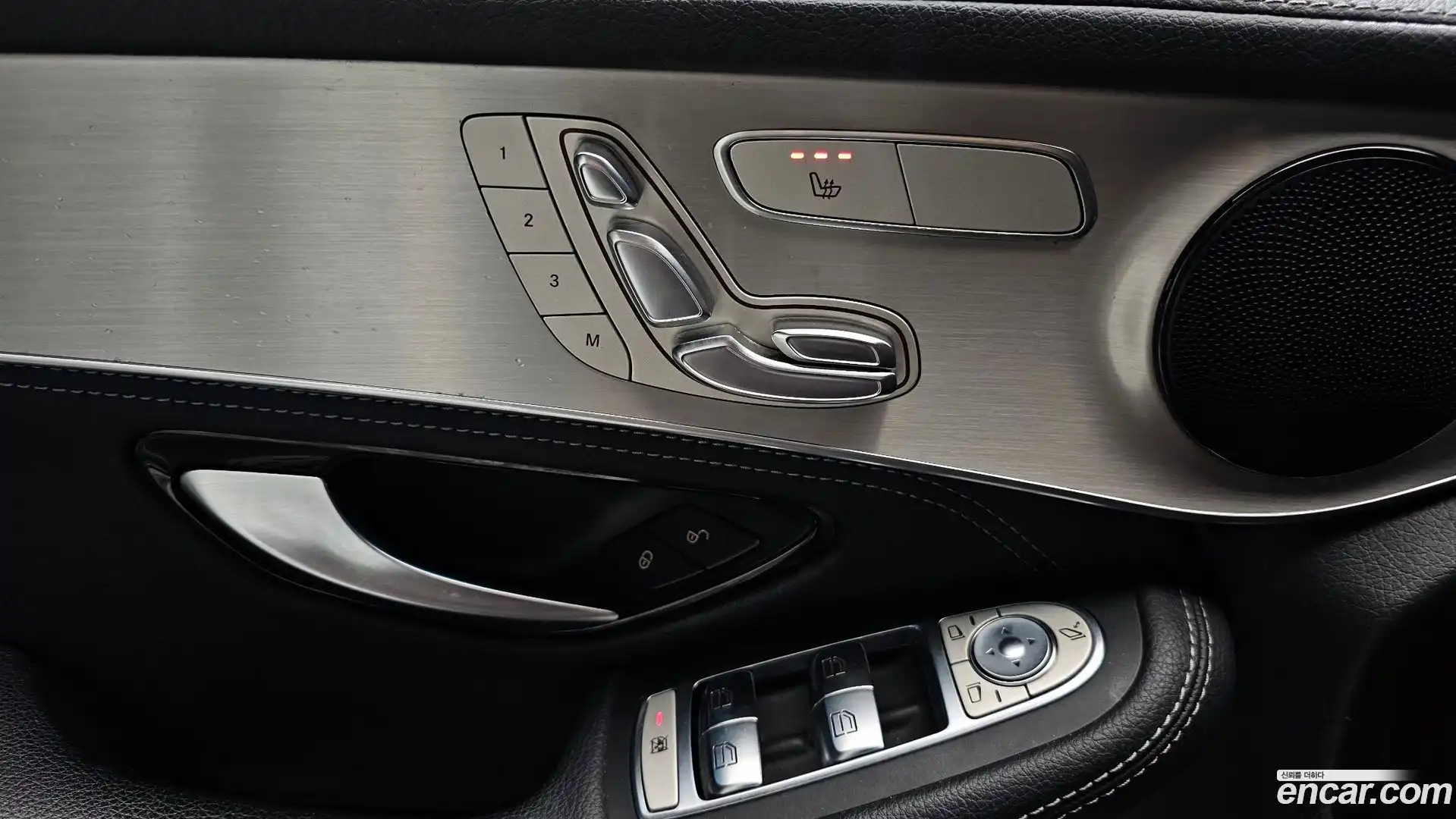 GLC-Class Mercedes-Benz 2018.5-OPTION-040