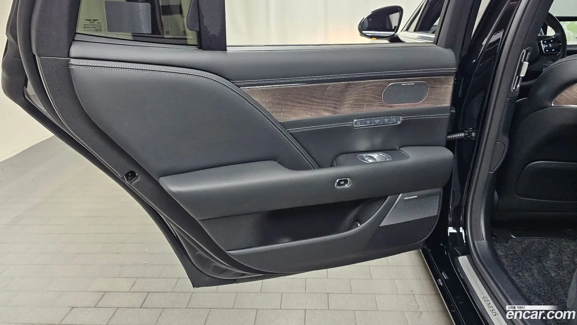 G90 Genesis 2023.11-INNER-035