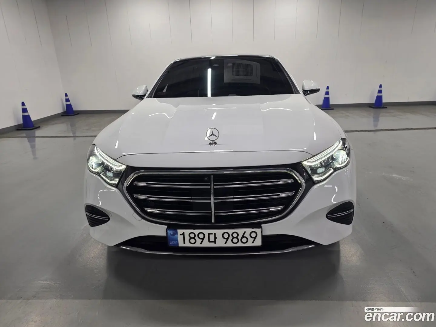 Main__Slider__Photo:E-Class Mercedes-Benz 2024.6-0