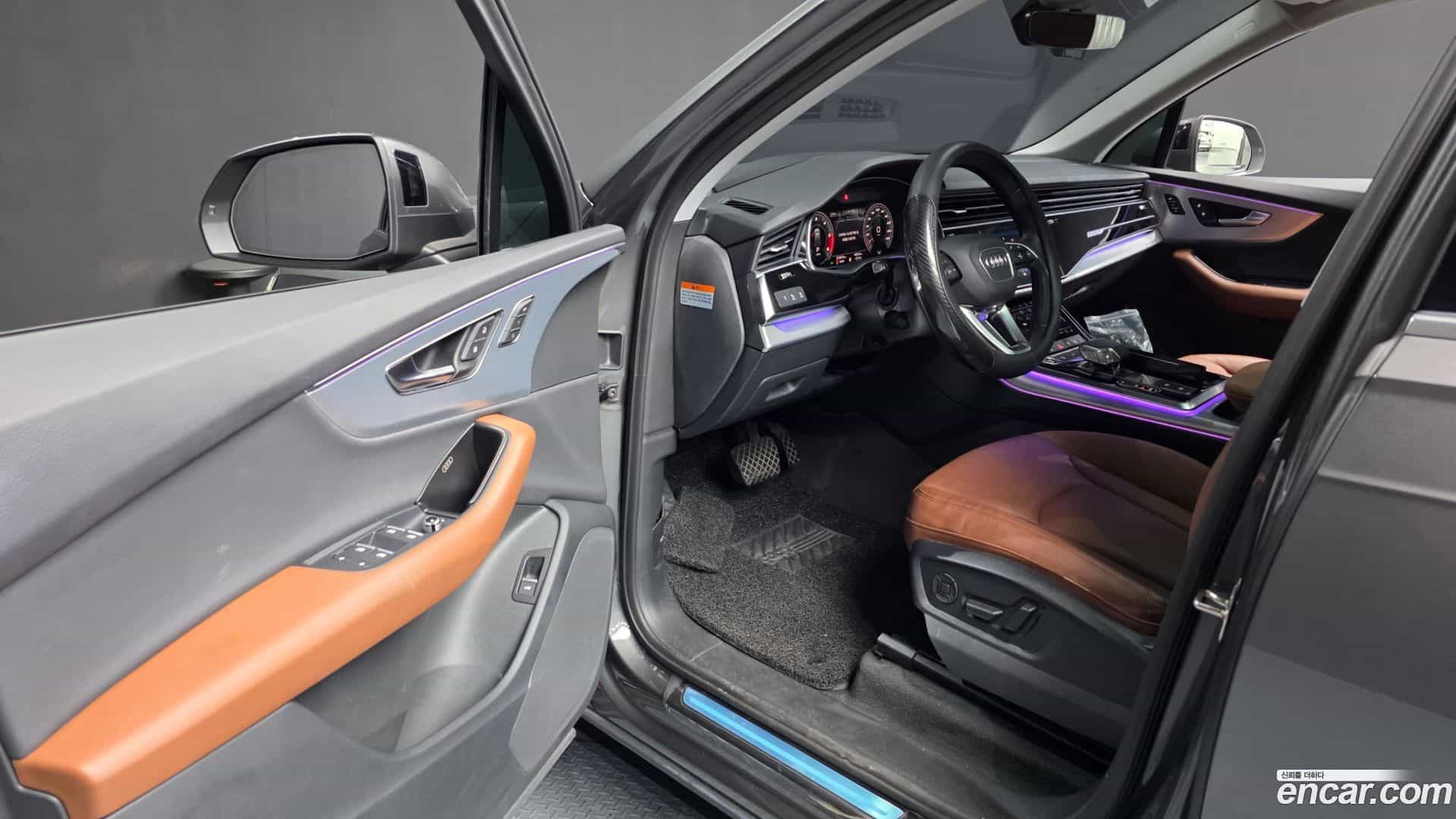 Q7 Audi 2021.1-INNER-010