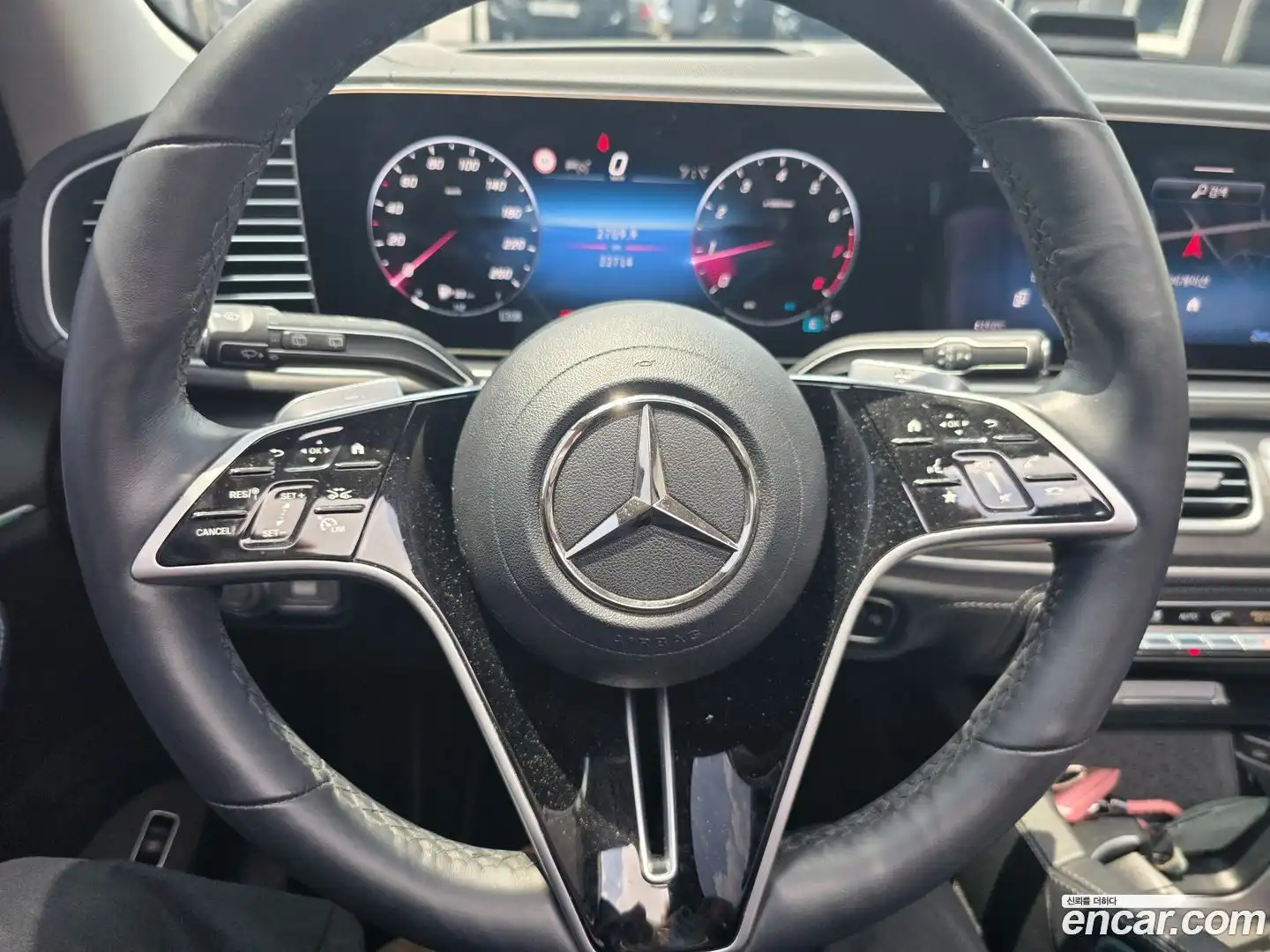 GLE-Class Mercedes-Benz 2024.1-INNER-008