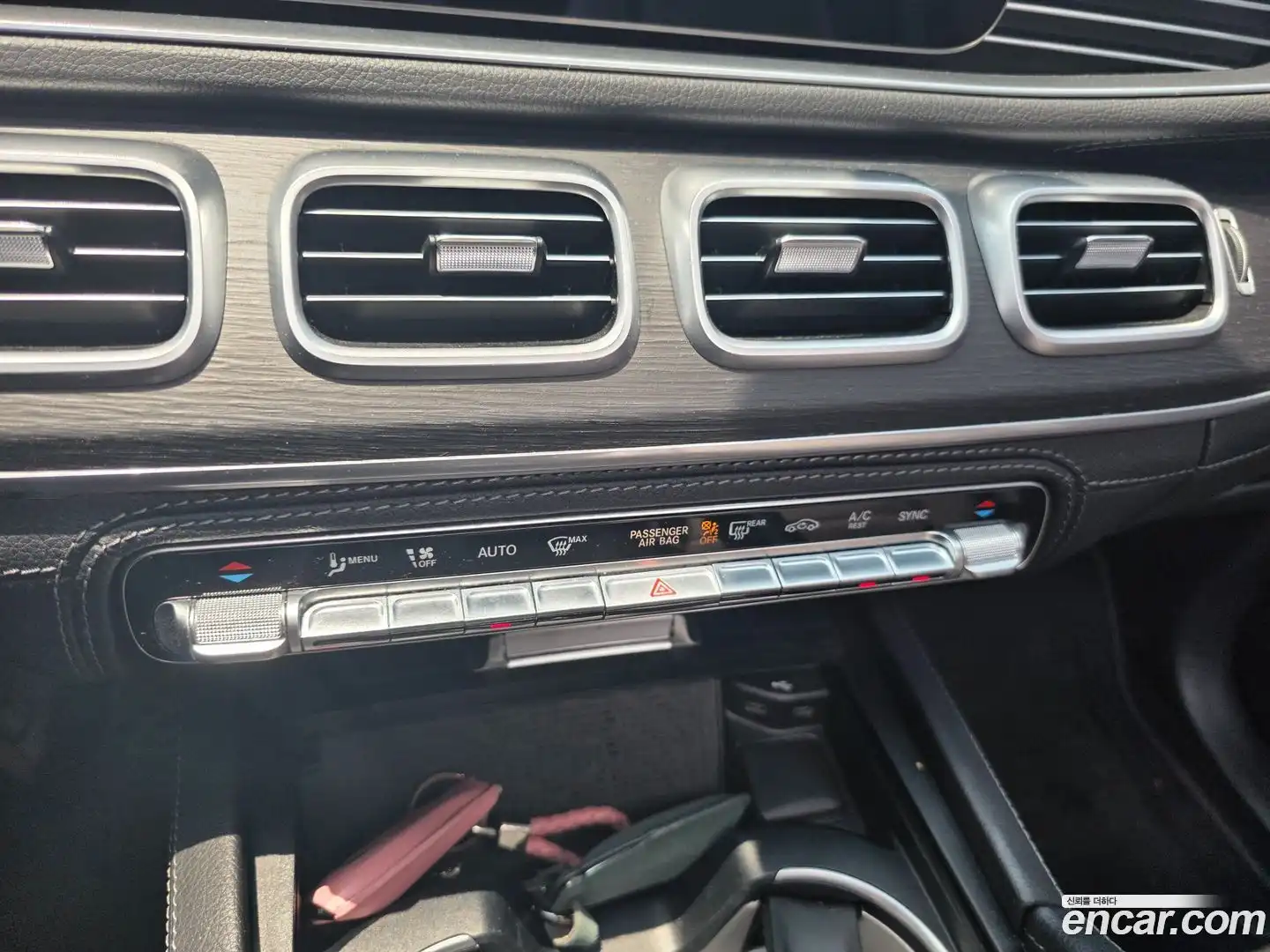 GLE-Class Mercedes-Benz 2024.1-INNER-010