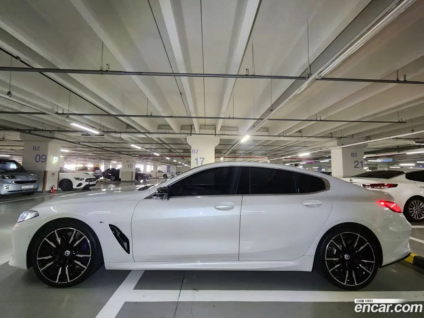 8-Series BMW 2022.9-OUTER-003