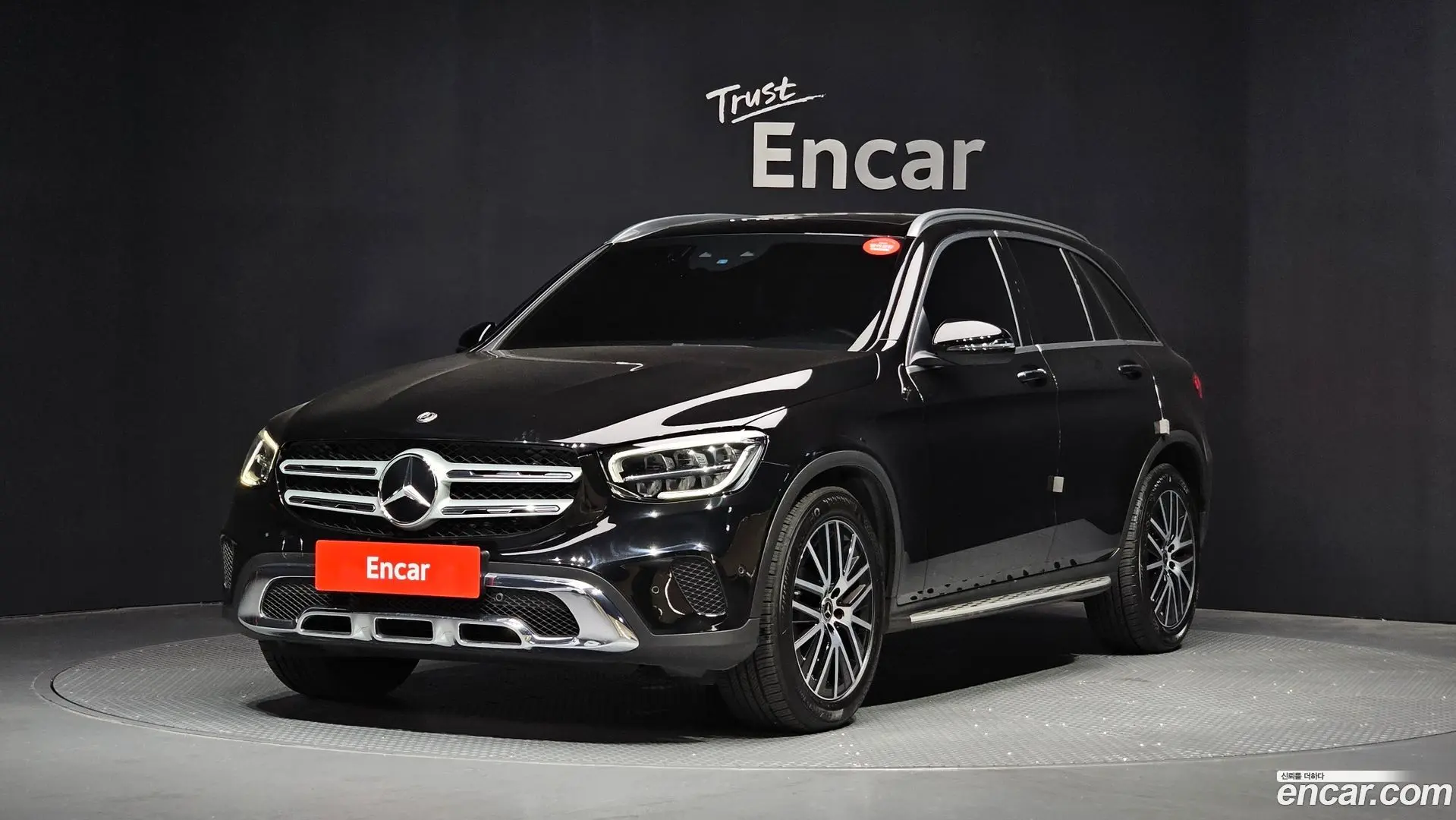 Main__Slider__Photo:GLC-Class Mercedes-Benz 2020.5-0