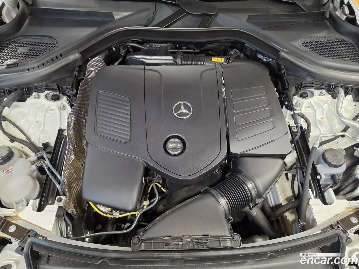 GLC-Class Mercedes-Benz 2025.2-OUTER-006