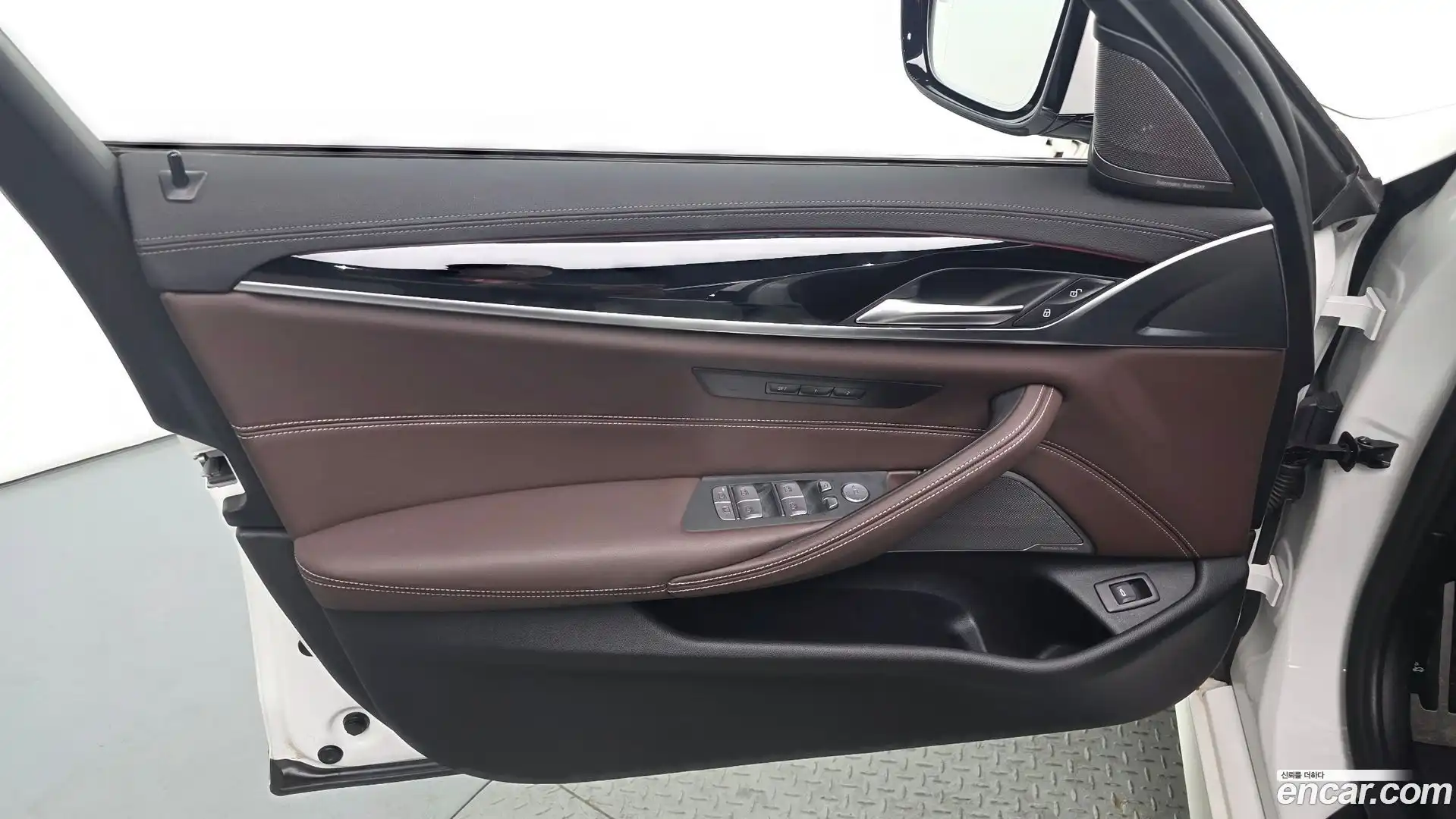 5-Series BMW 2022.2-INNER-034
