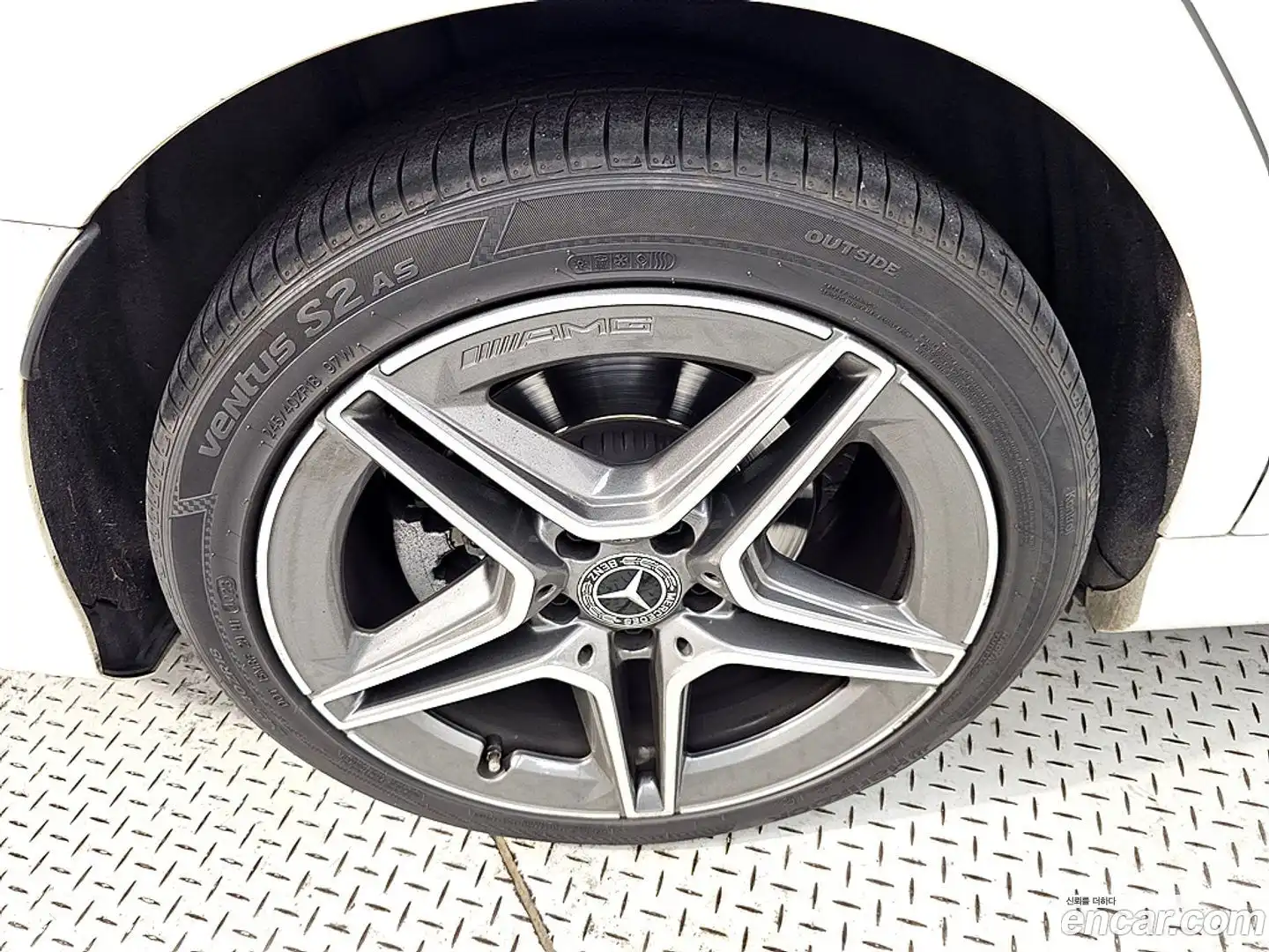 C-Class Mercedes-Benz 2019.4-OPTION-024