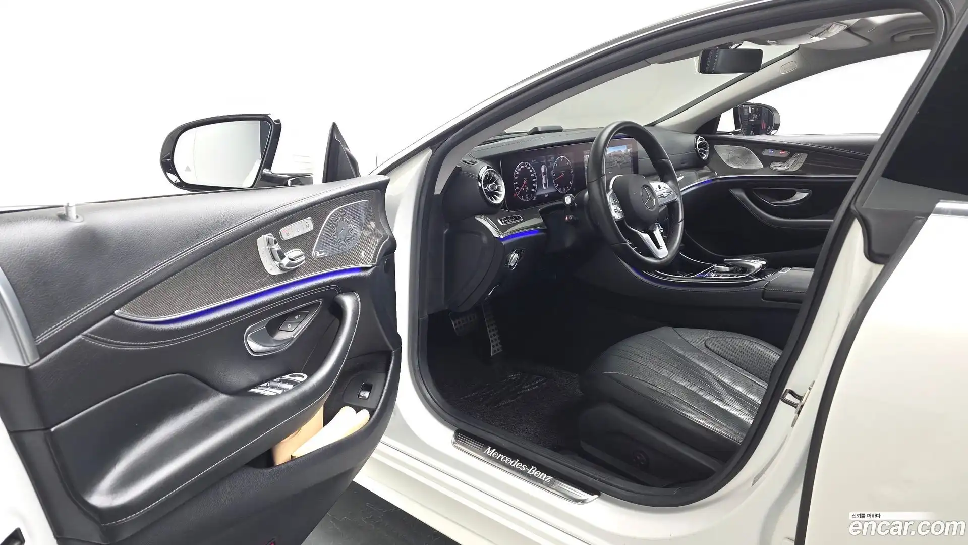 CLS-Class Mercedes-Benz 2018.10-INNER-010