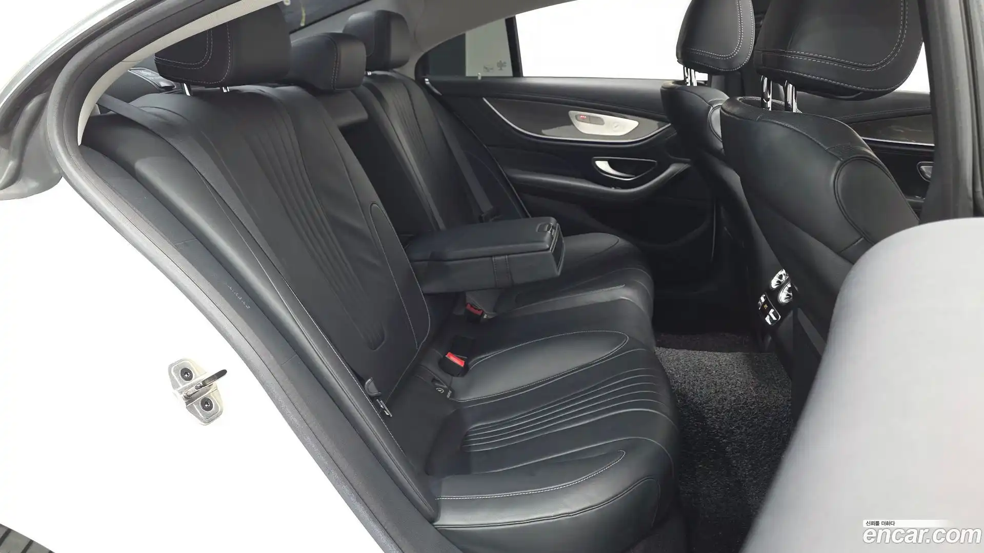 CLS-Class Mercedes-Benz 2018.10-OPTION-015