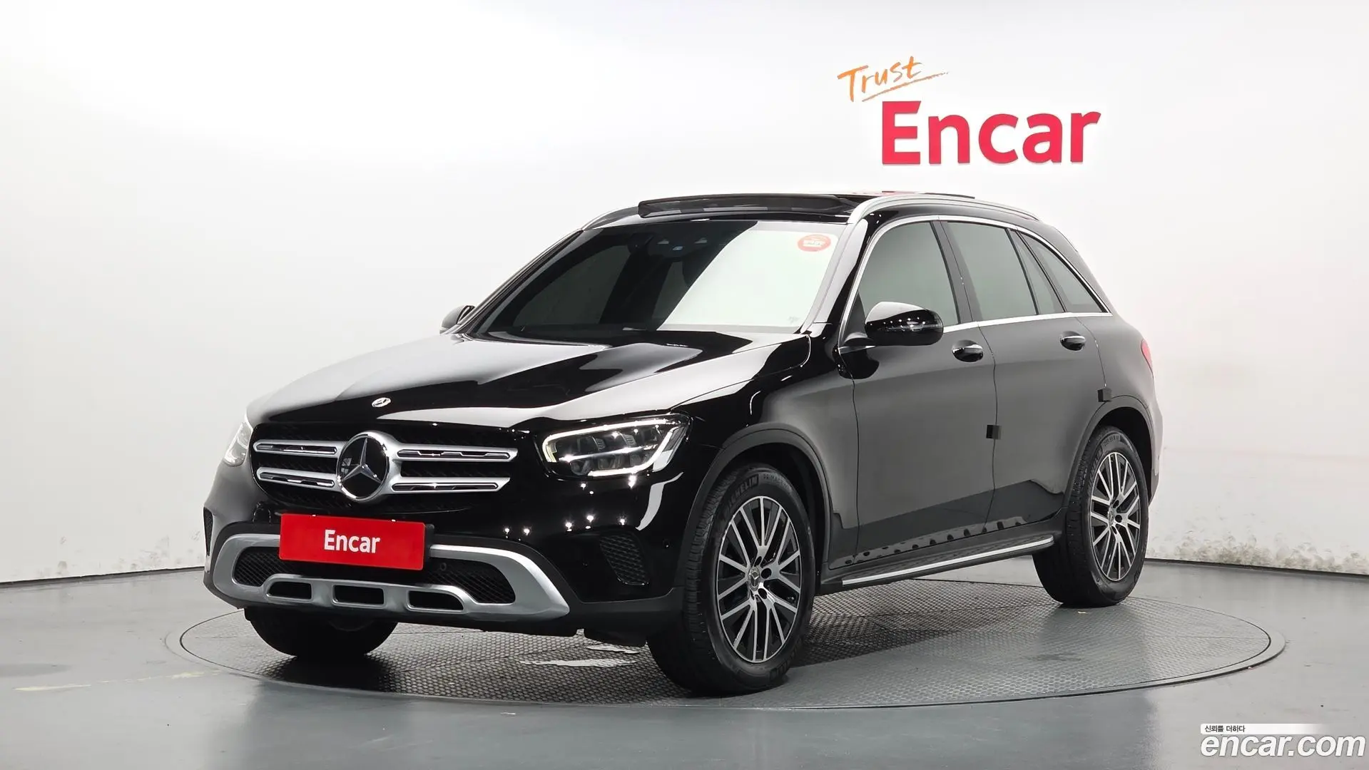 Main__Slider__Photo:GLC-Class Mercedes-Benz 2021.2-0