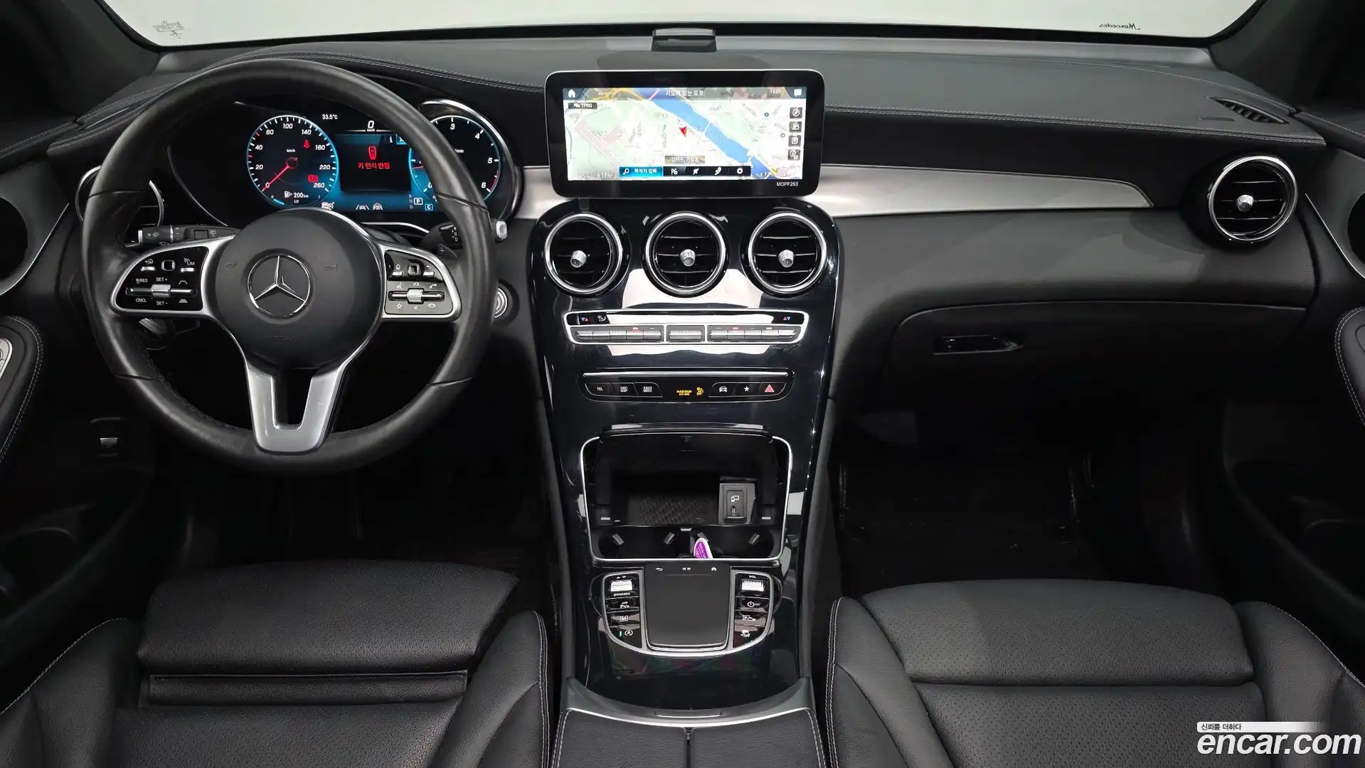 GLC-Class Mercedes-Benz 2021.2-INNER-007