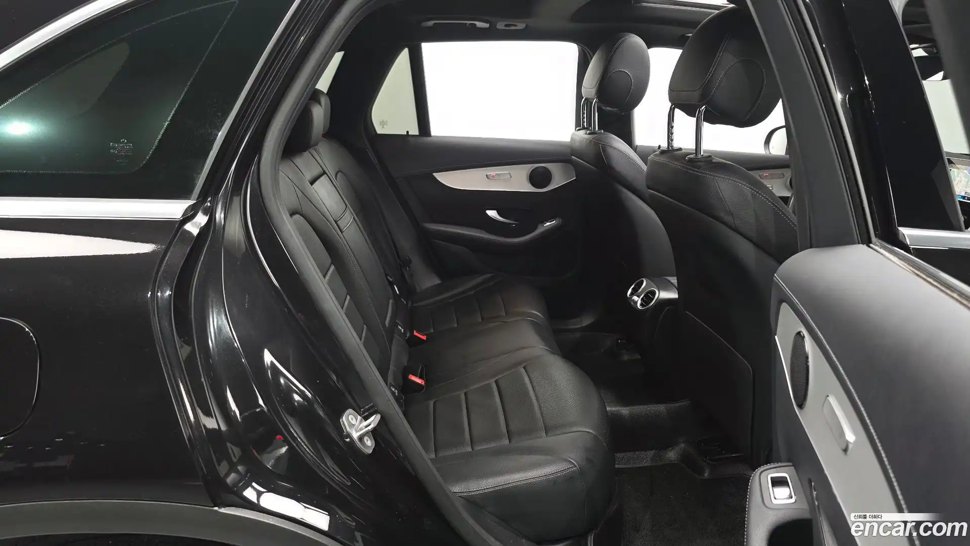GLC-Class Mercedes-Benz 2021.2-OPTION-016